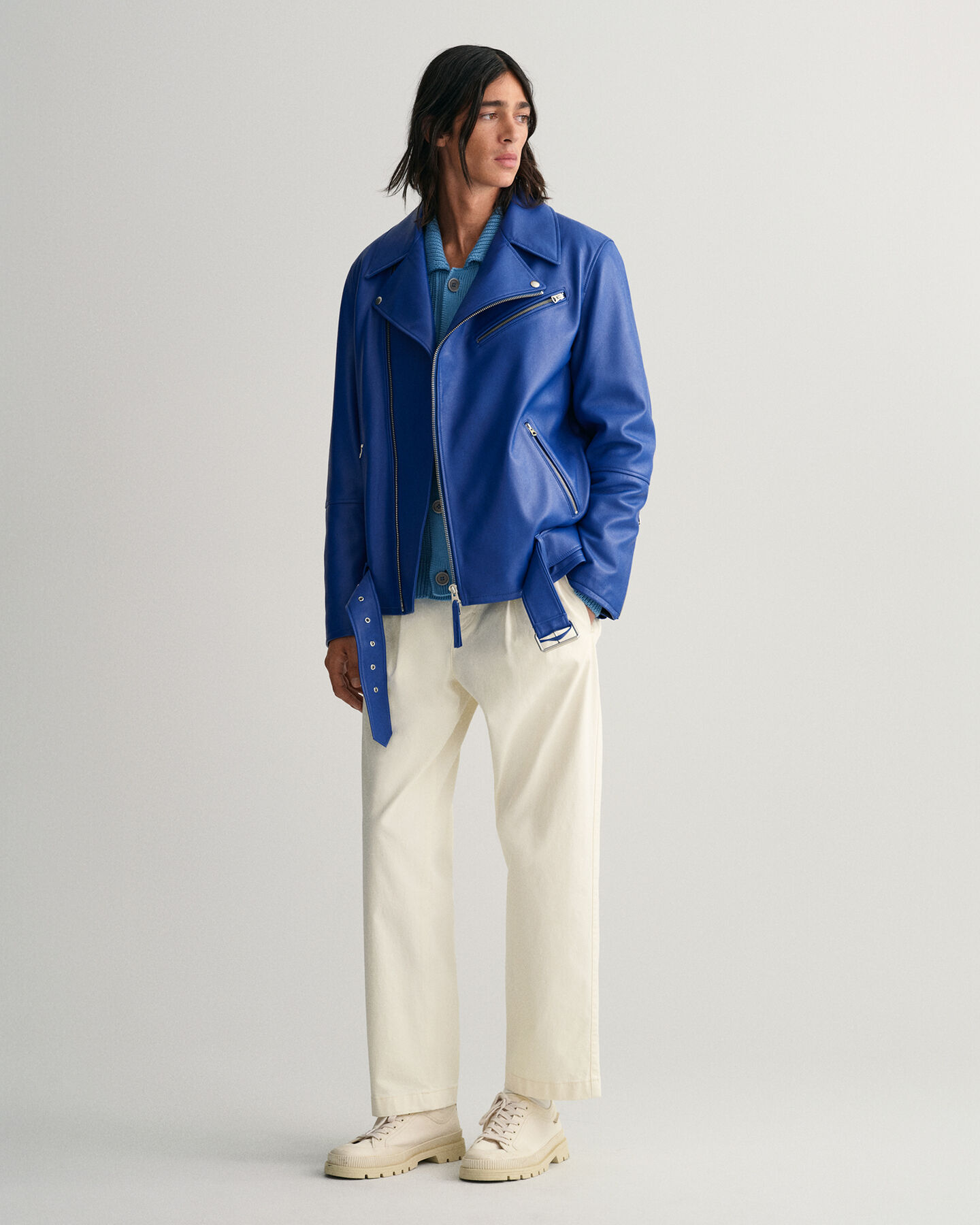 Relaxed Fit Pleated Chinos