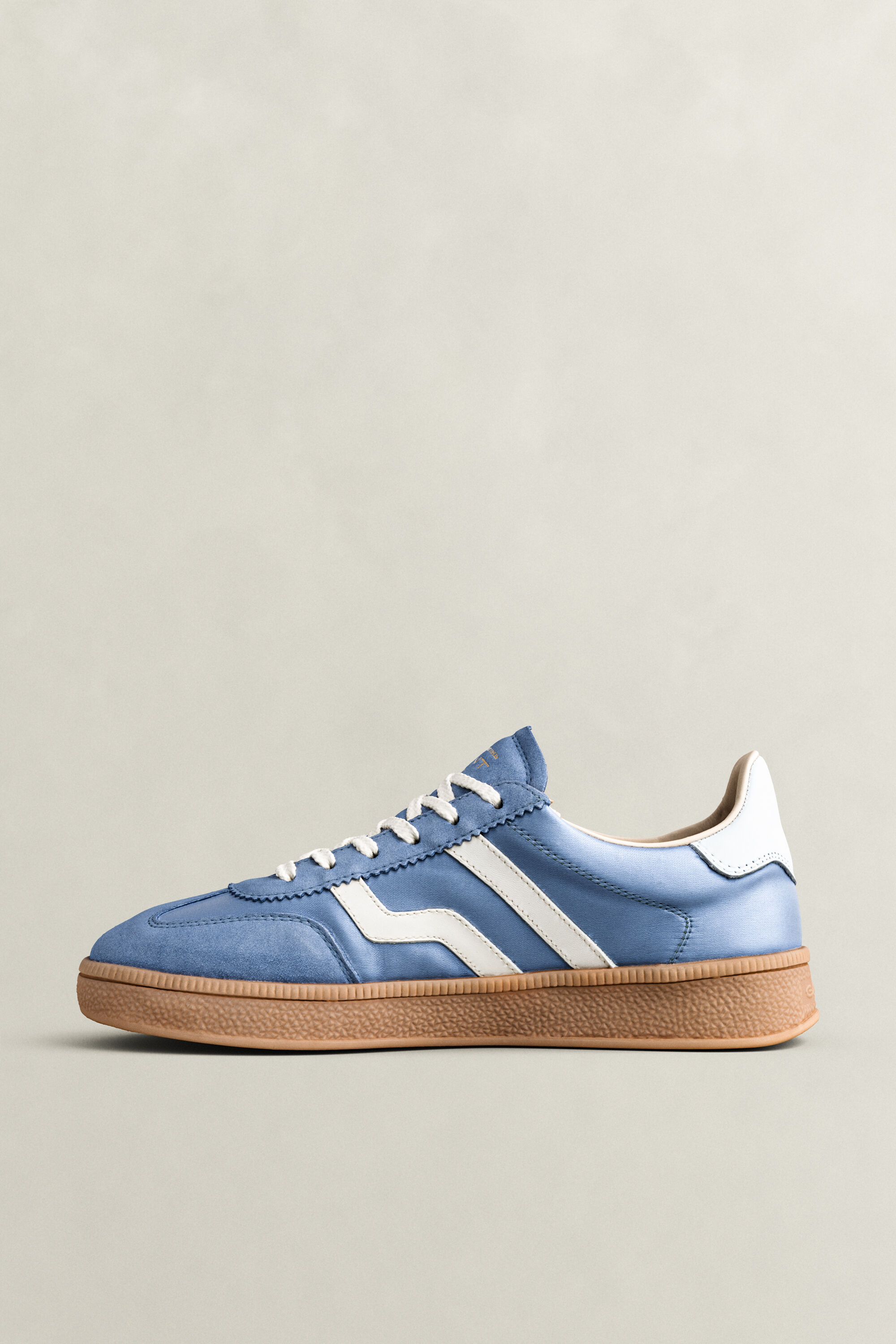 Cuzima Sneakers — CLEAR SKY