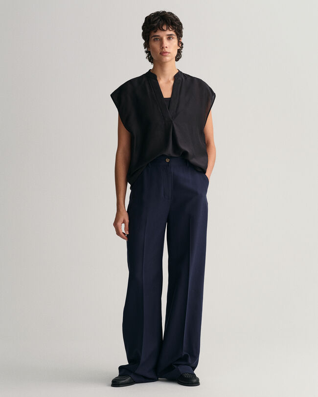 Stand Collar Sleeveless Blouse