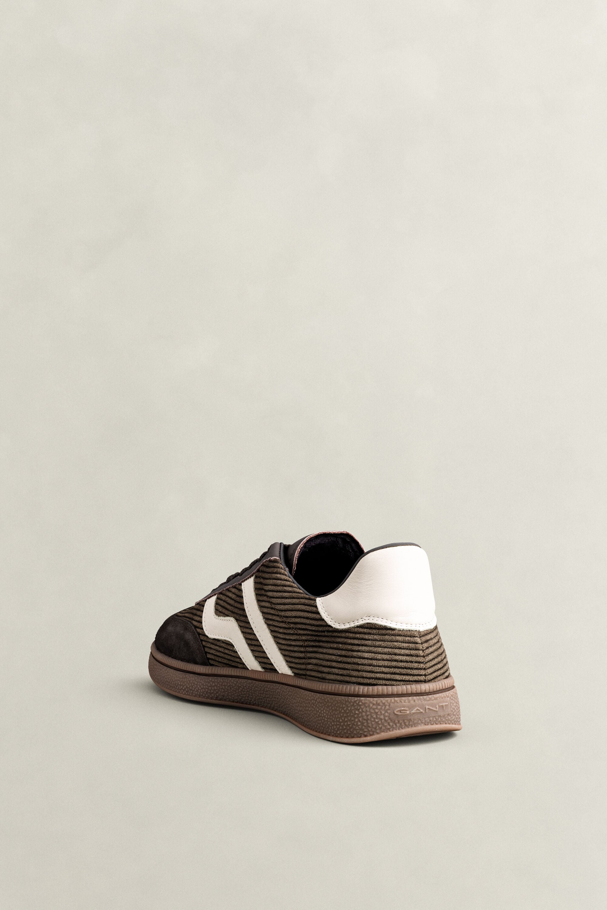 Cuzmo Corduroy Sneakers