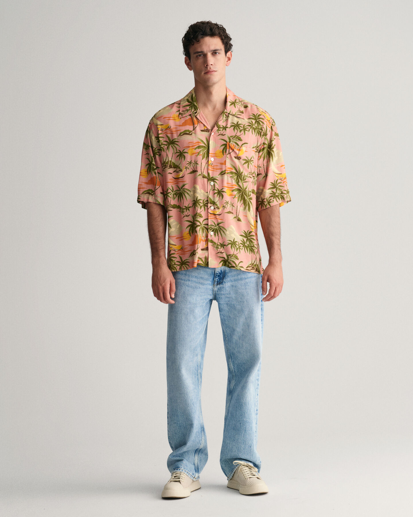 Relaxed Fit Hawaiian Print Short Sleeve Shirt