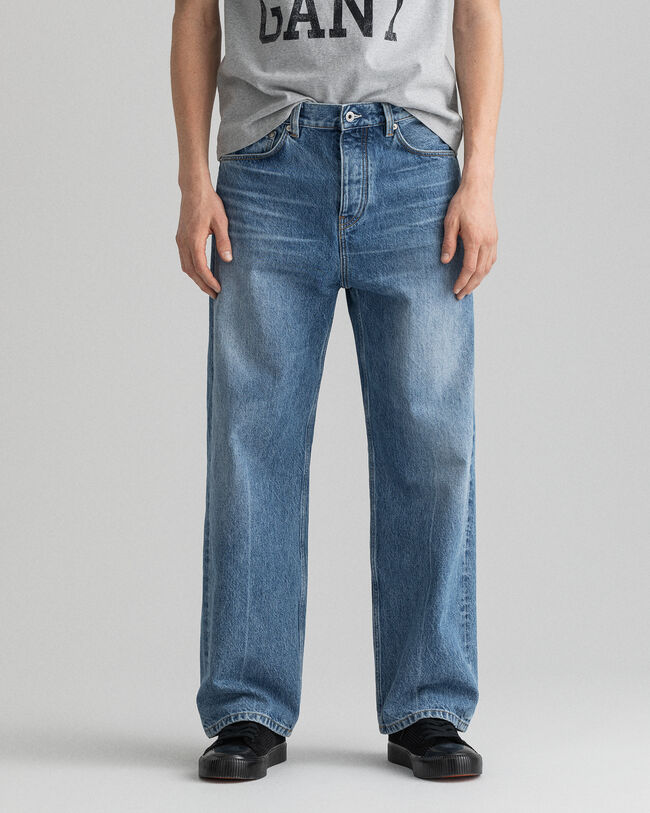 Loose Straight Leg Jeans