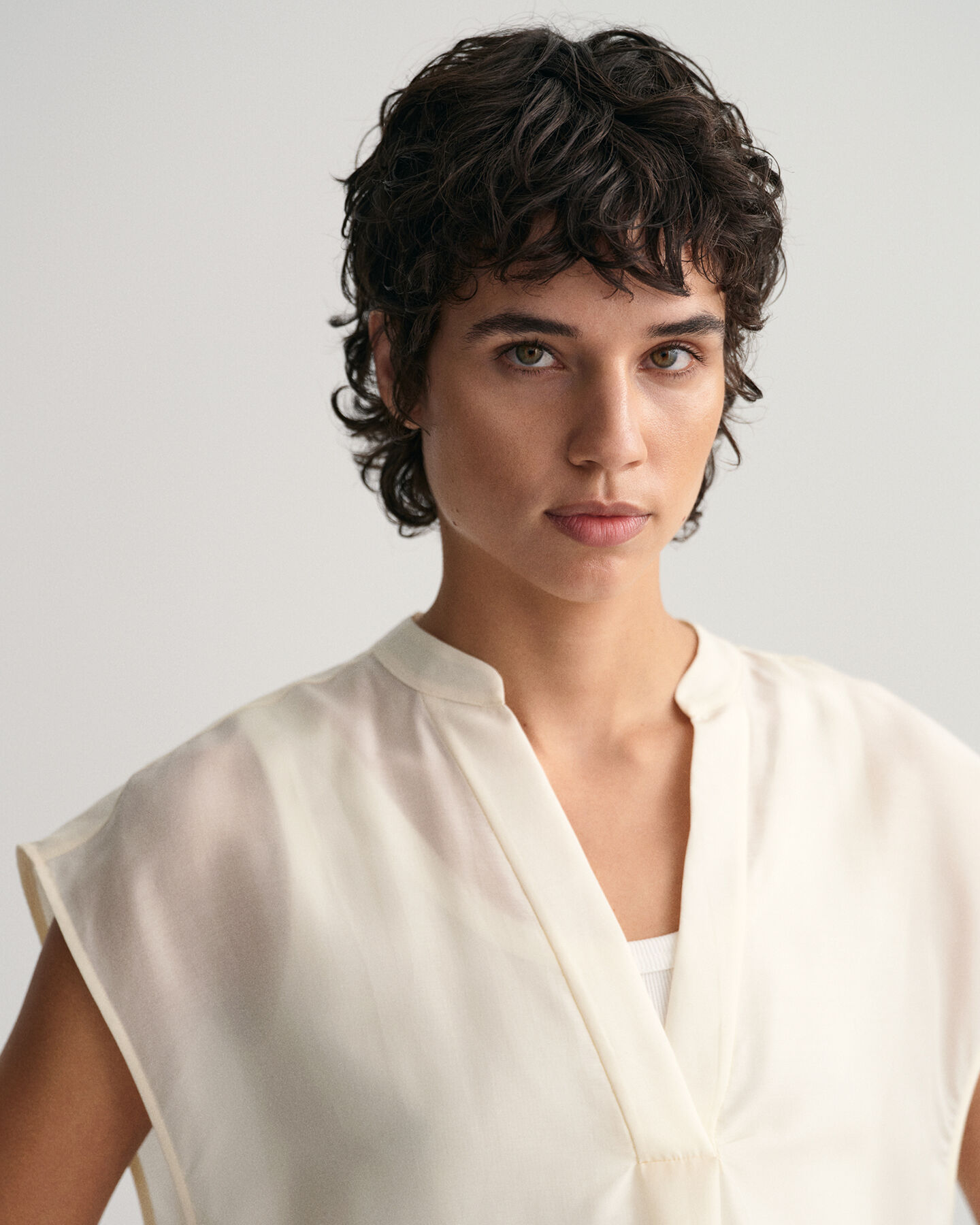 Stand Collar Sleeveless Blouse