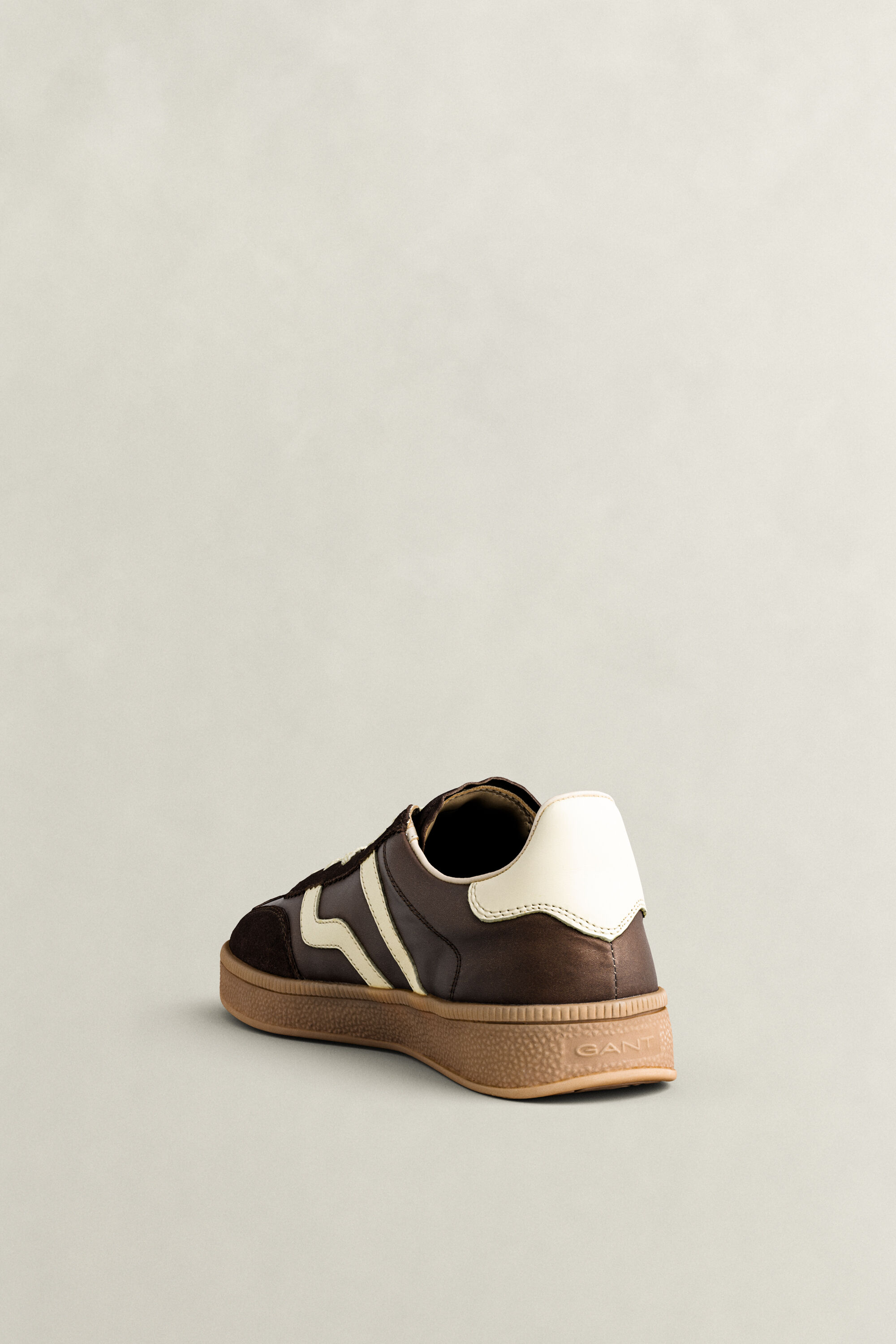 Cuzima Sneakers — BROWN