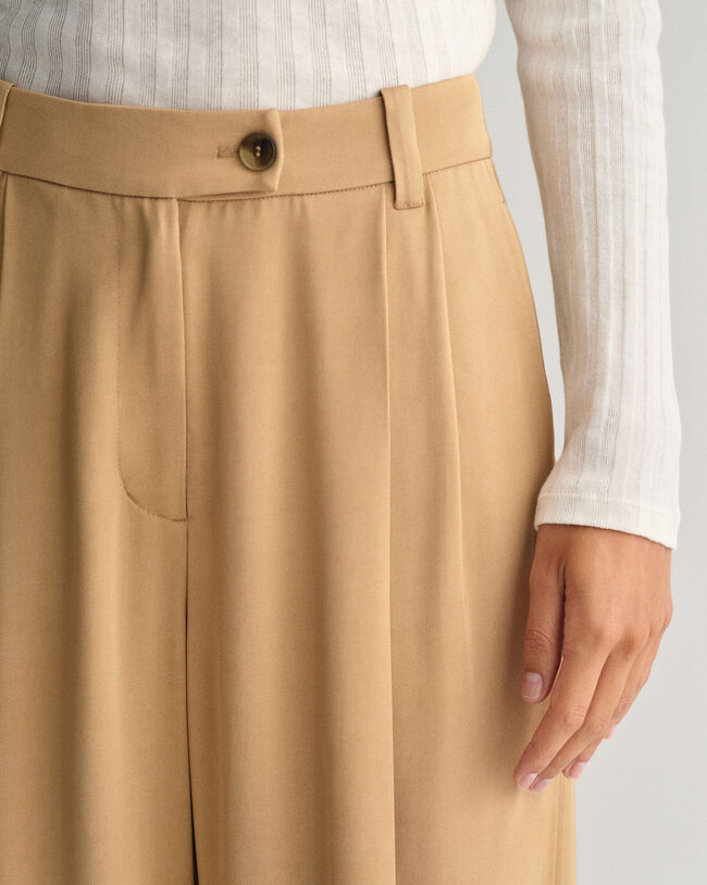 Loose Fit Low-Waisted Wide Leg Chinos