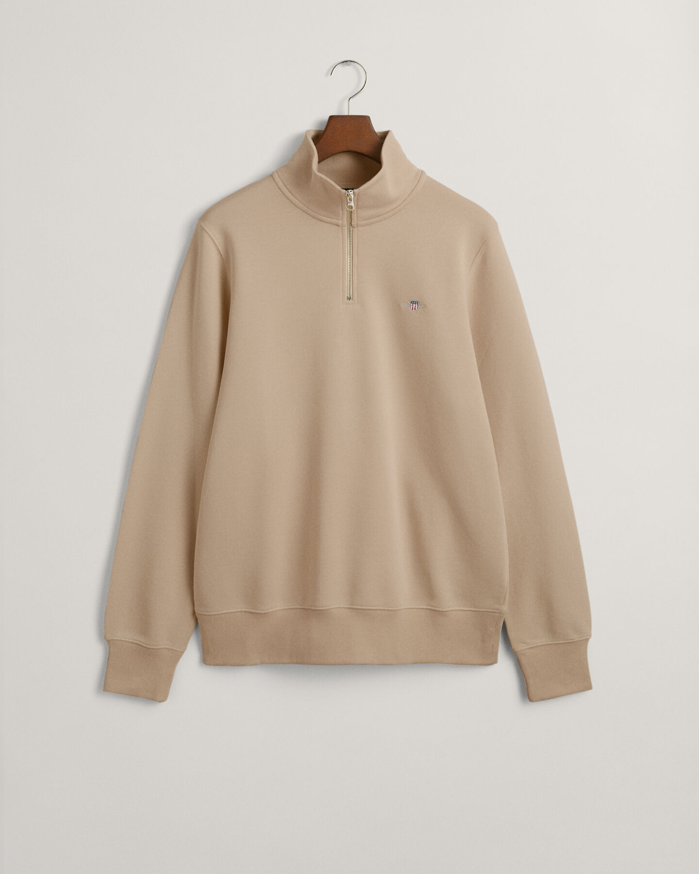 Seasonal Essential Embroidered Archive Shield Half-Zip Sweatshirt