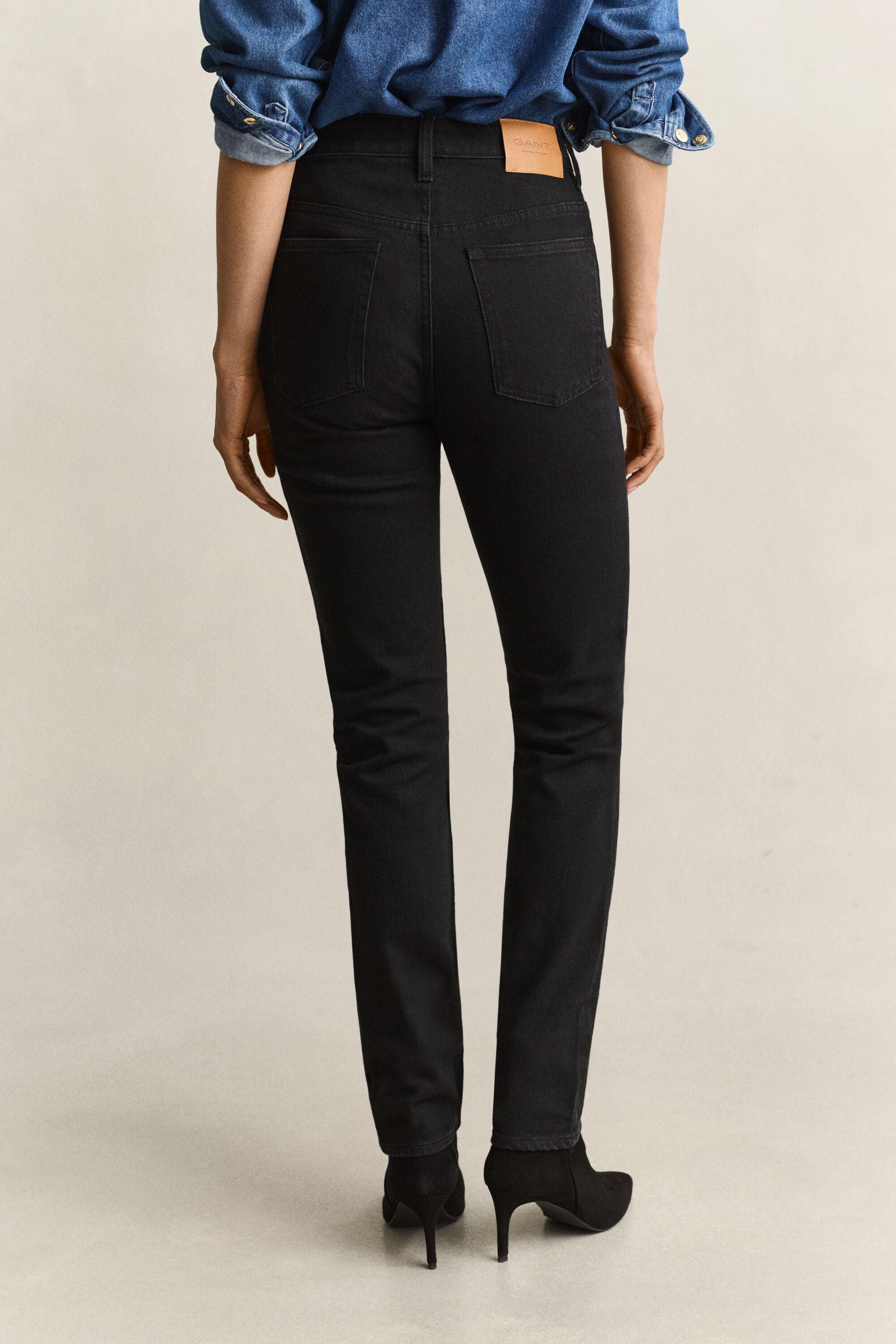 Slim High-Waisted Jeans