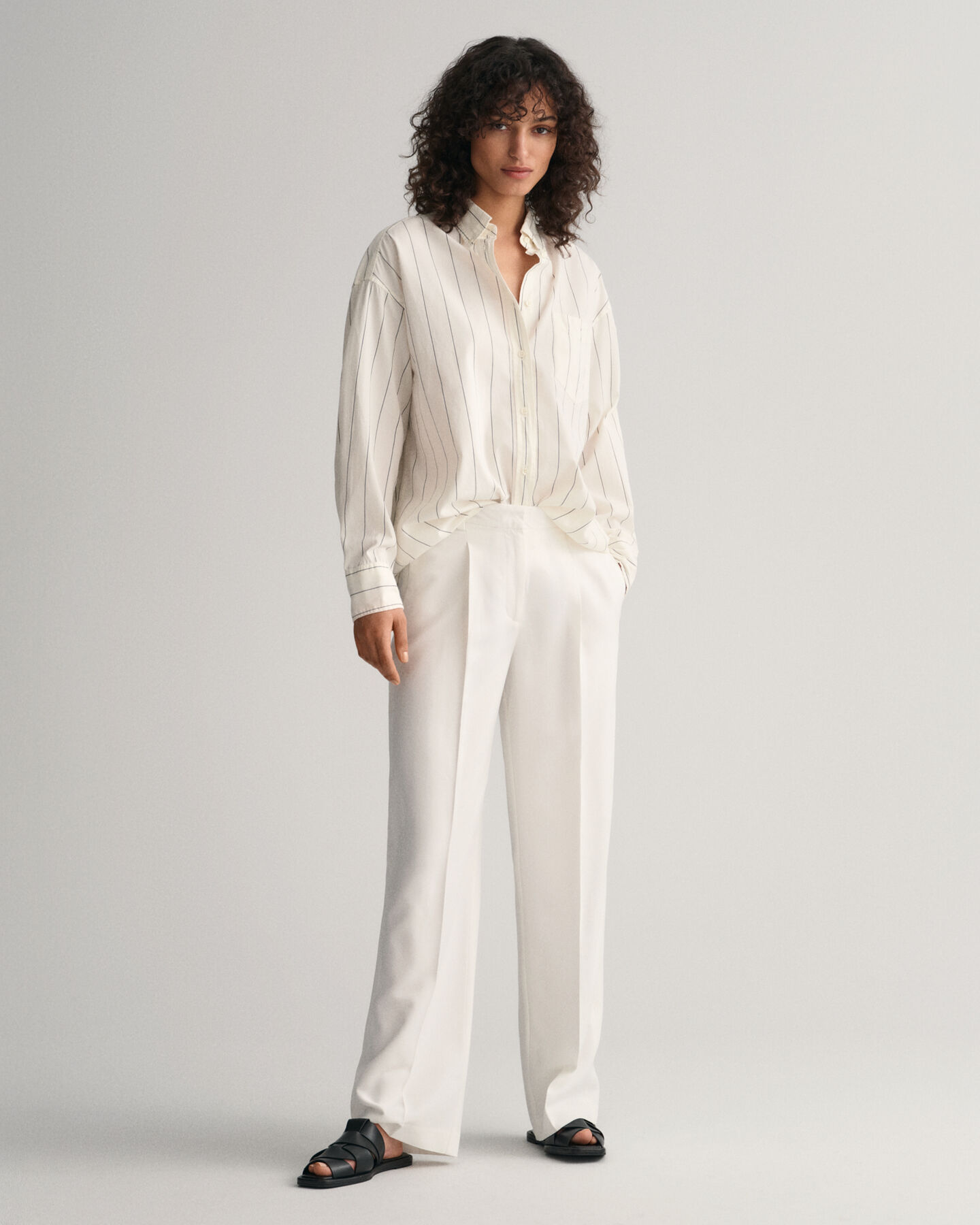 Relaxed Fit Pleated Pants