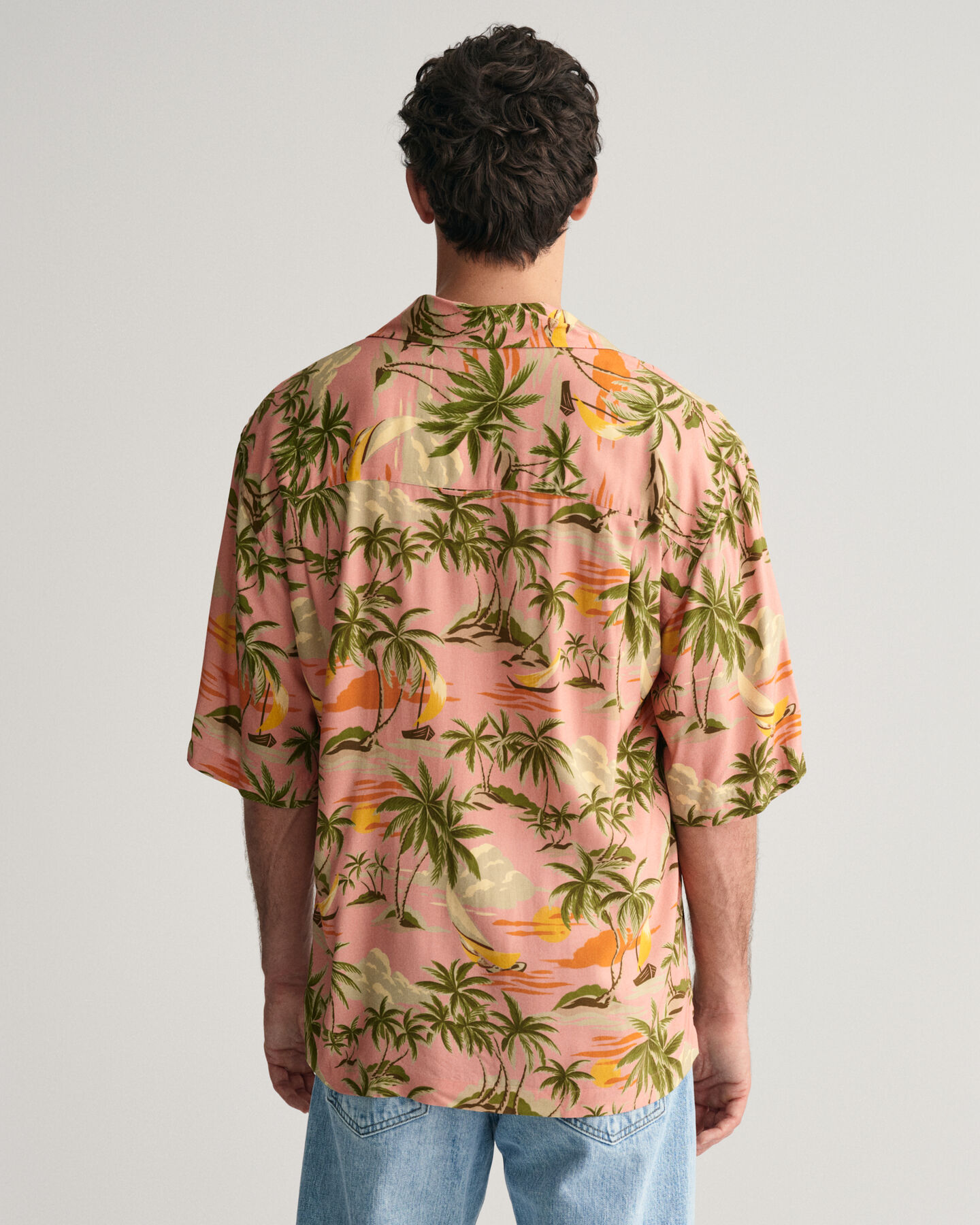 Relaxed Fit Hawaiian Print Short Sleeve Shirt