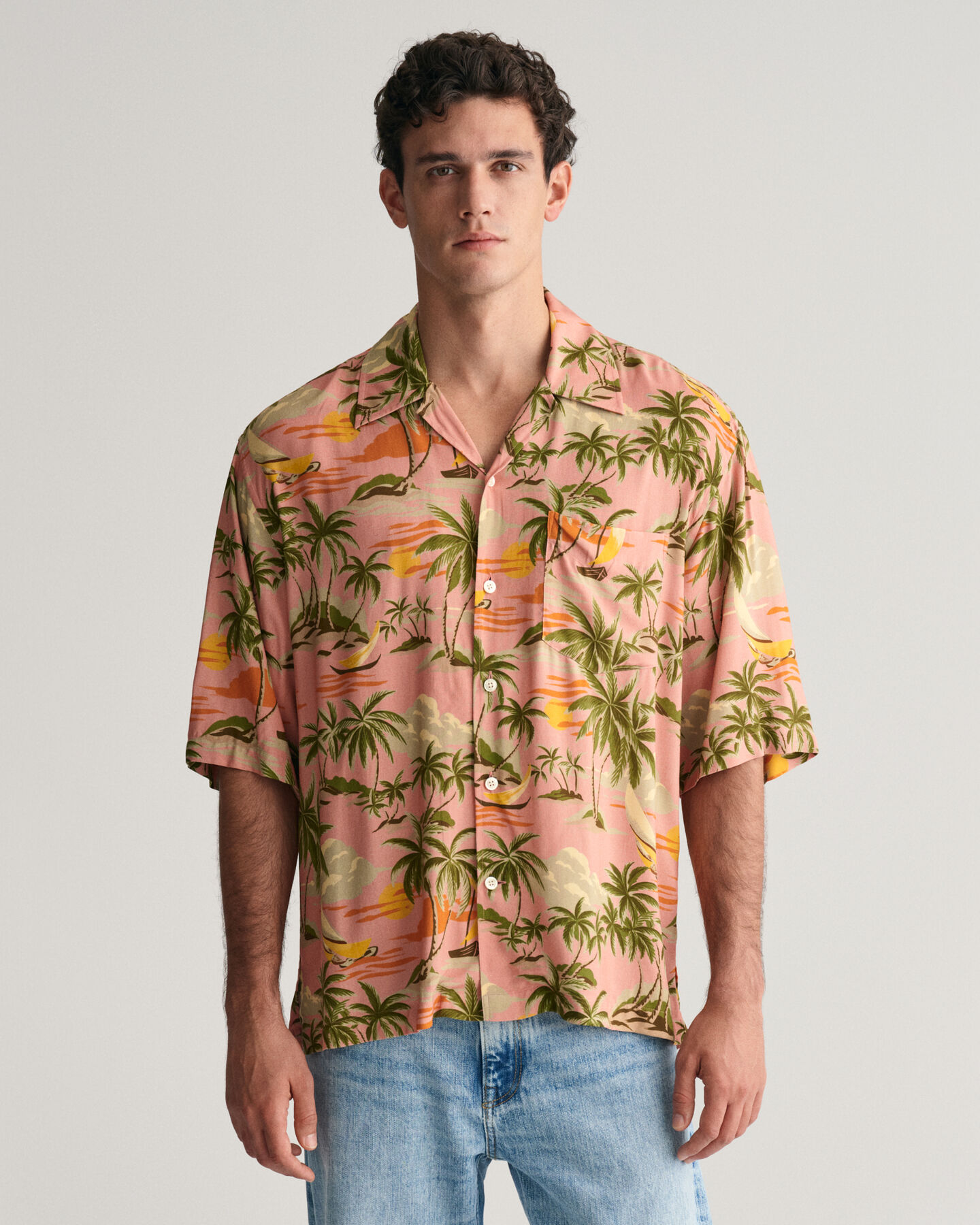 Relaxed Fit Hawaiian Print Short Sleeve Shirt