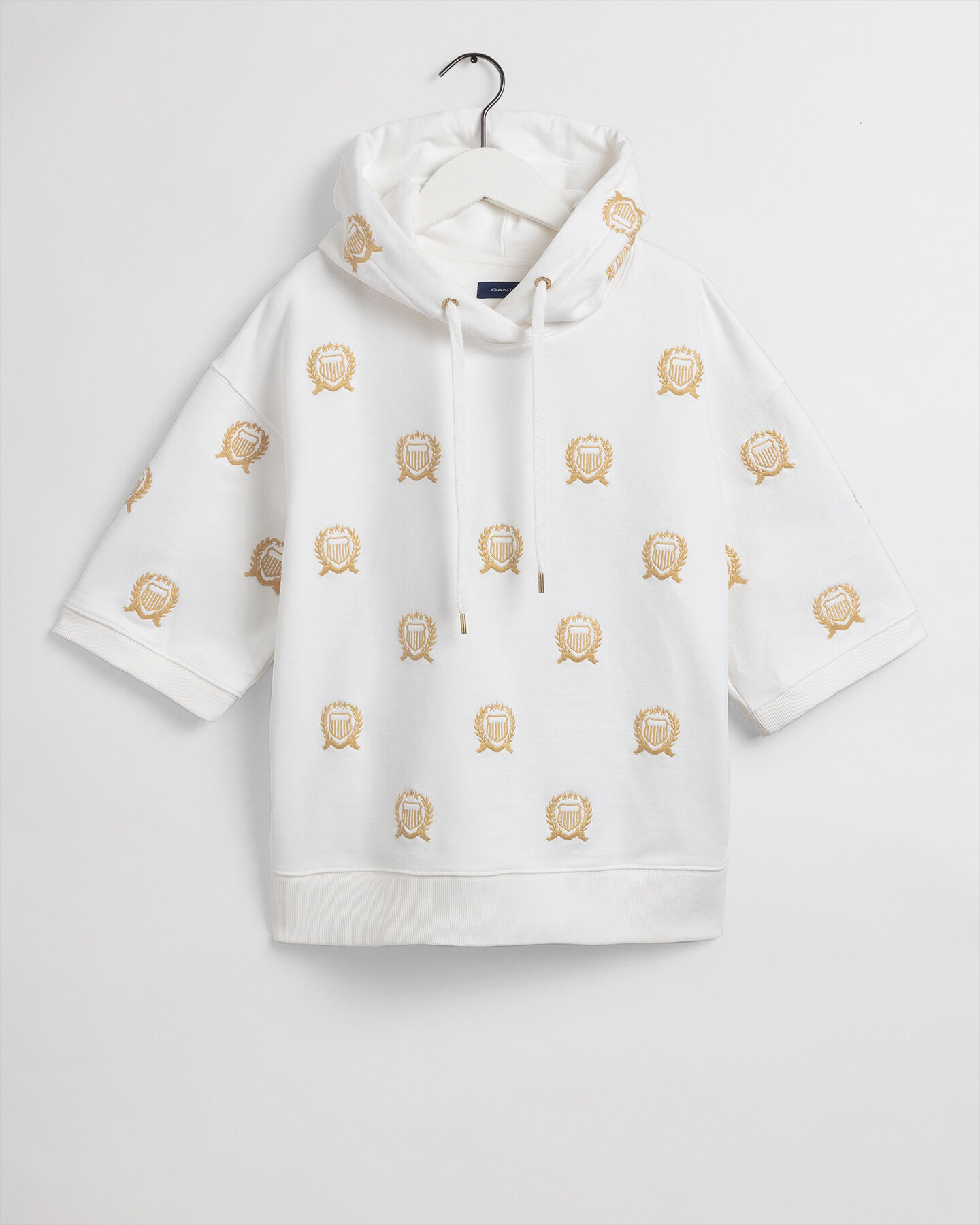 Short Sleeve Crest Embroidery Sweat Hoodie