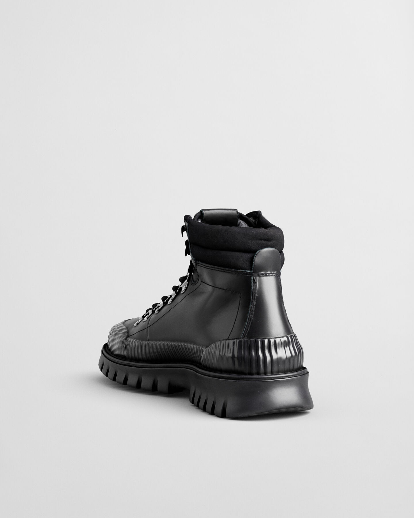 Nebrada Mid Leather Boots