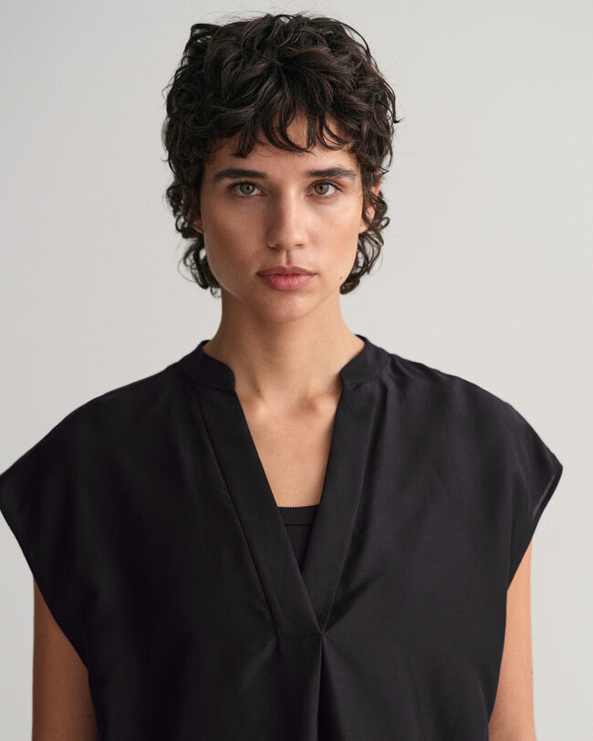 Stand Collar Sleeveless Blouse