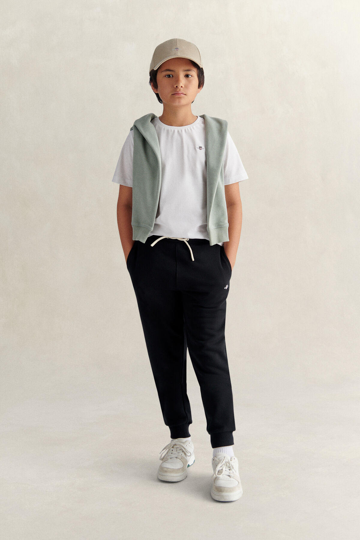 Teen Boys Shield Sweatpants — BLACK