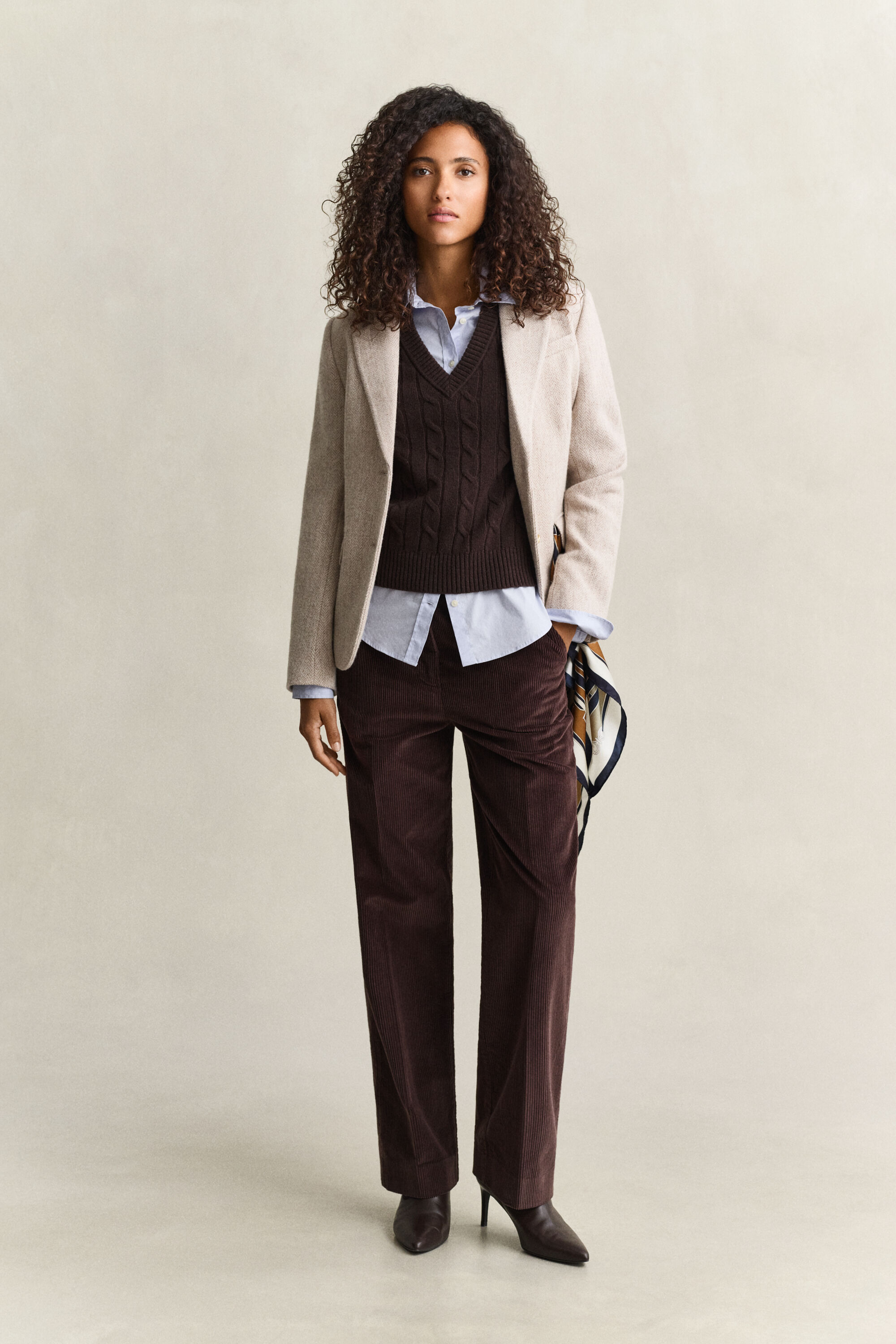 Lambswool Cable Knit Vest — DEEP BROWN