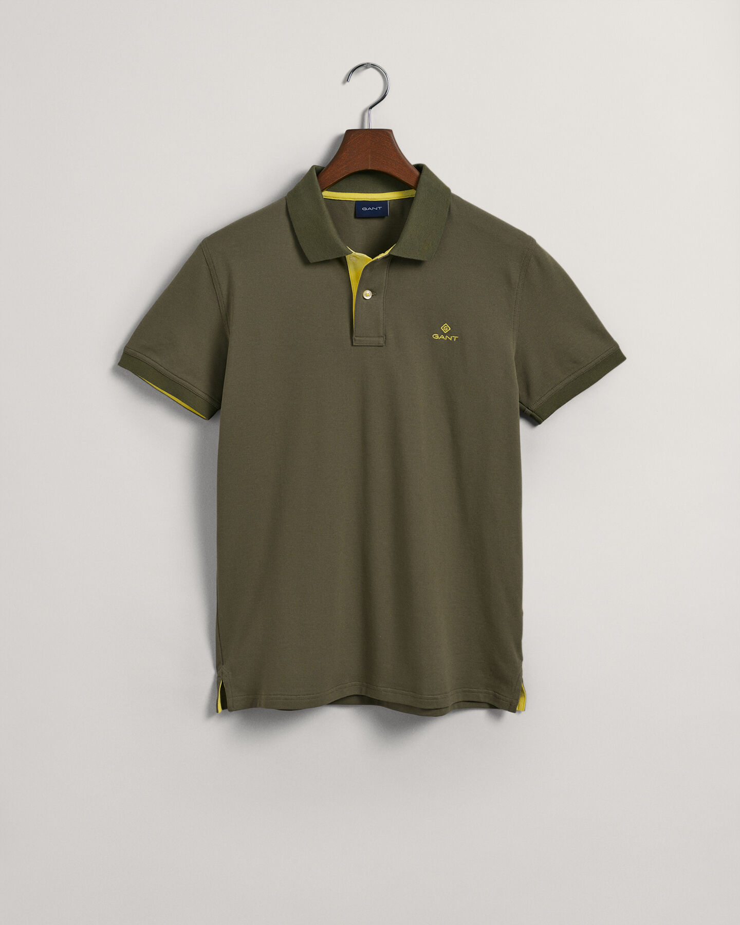Contrast Collar Piqu&eacute; Polo Shirt
