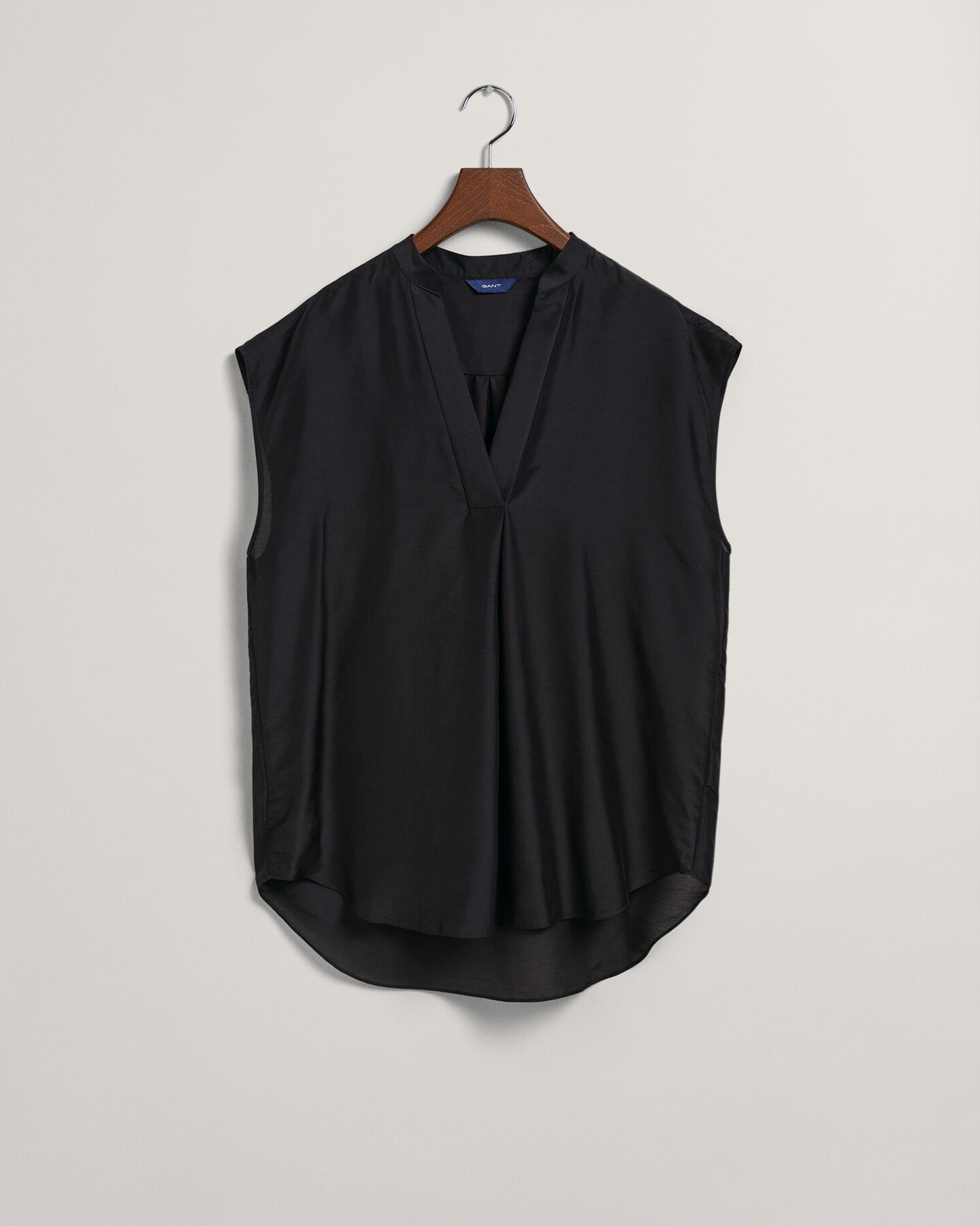 Stand Collar Sleeveless Blouse