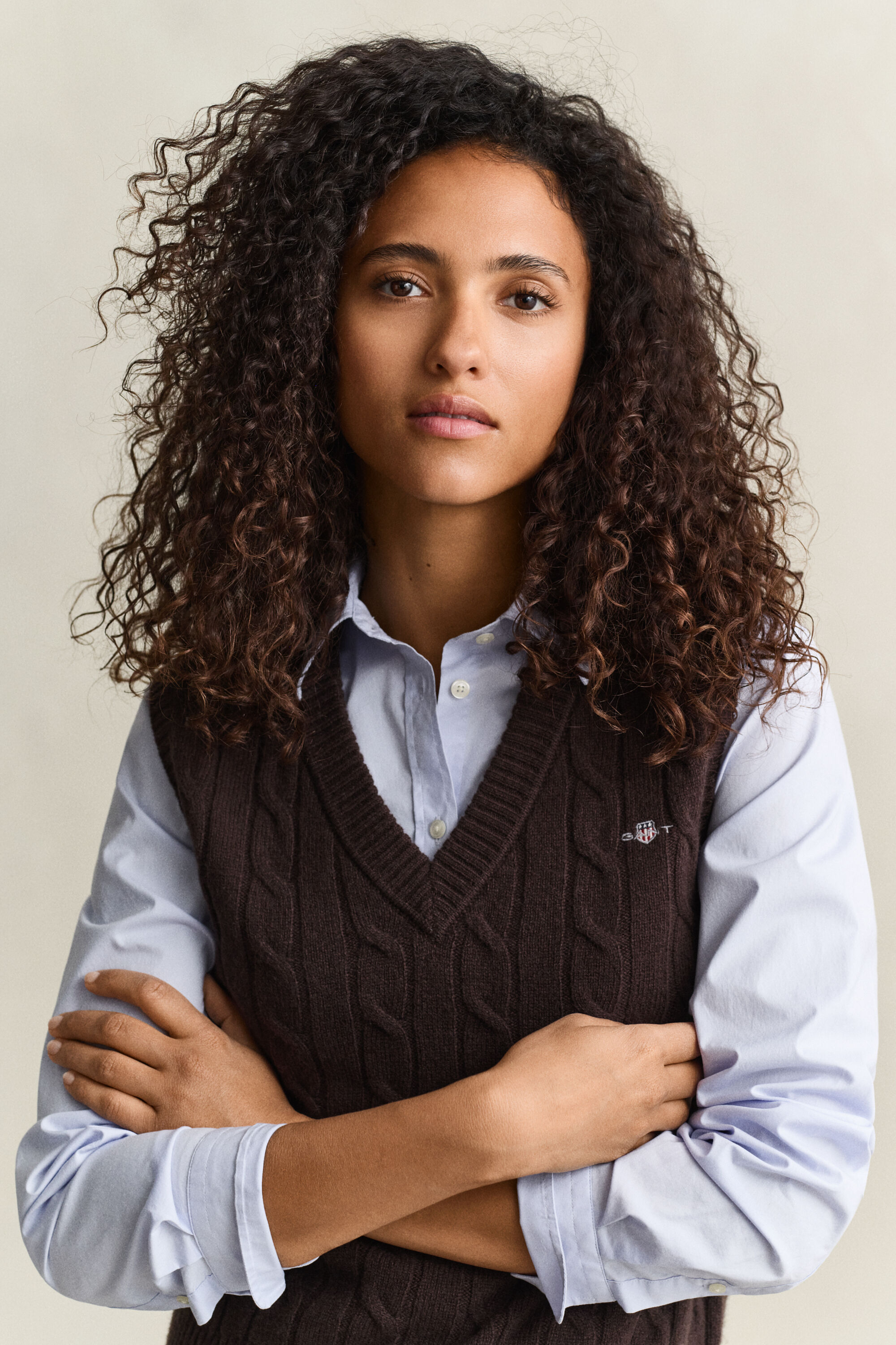 Lambswool Cable Knit Vest — DEEP BROWN