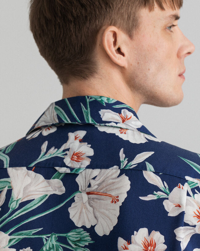 Relaxed Fit Pure Prep Floral Lyocell Short Sleeve Shirt