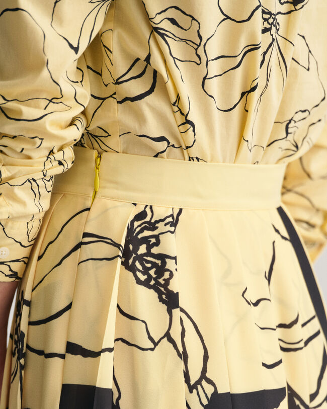 Line Drawing Pleated Skirt