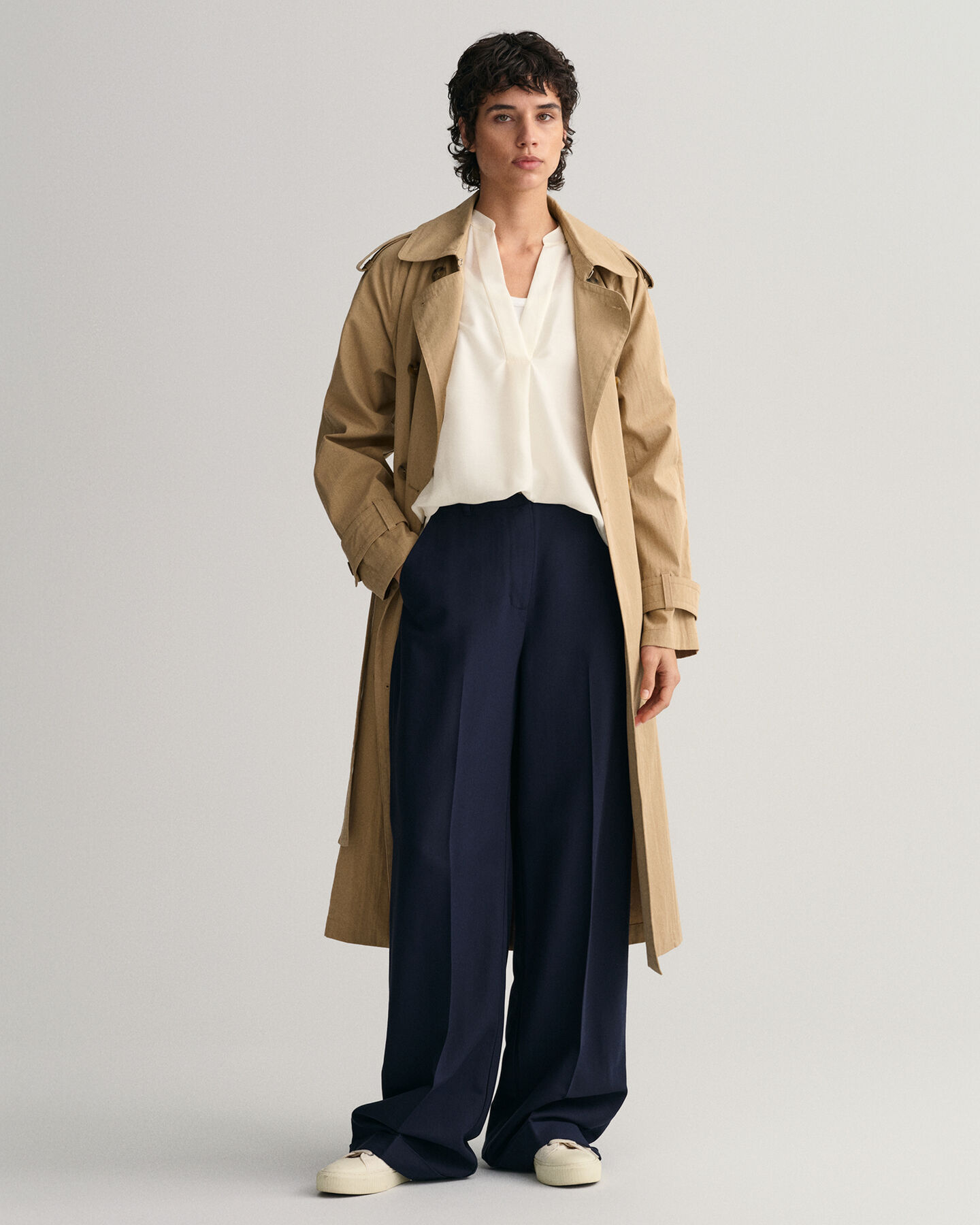 Stand Collar Sleeveless Blouse