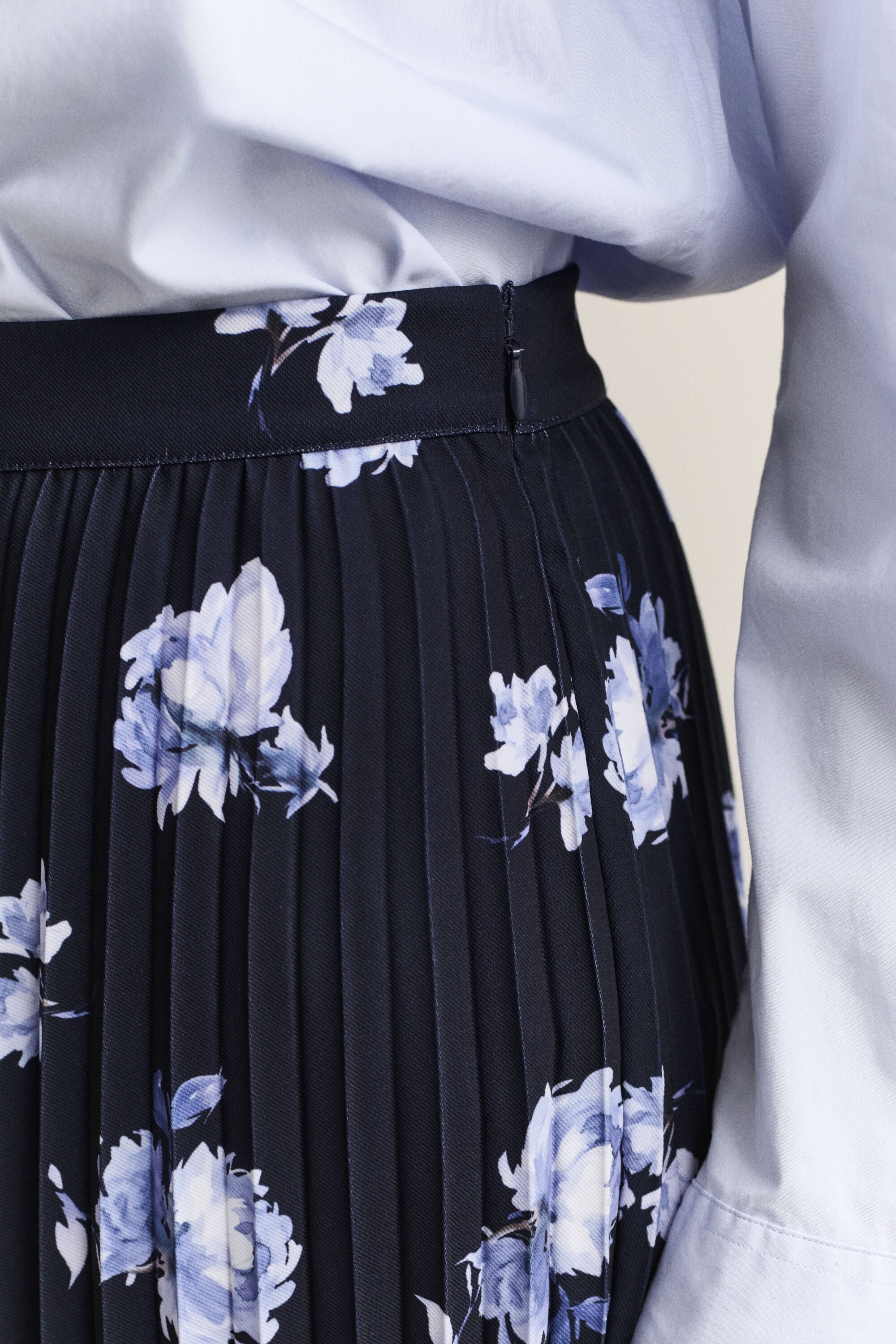 Floral Print Pleated Skirt