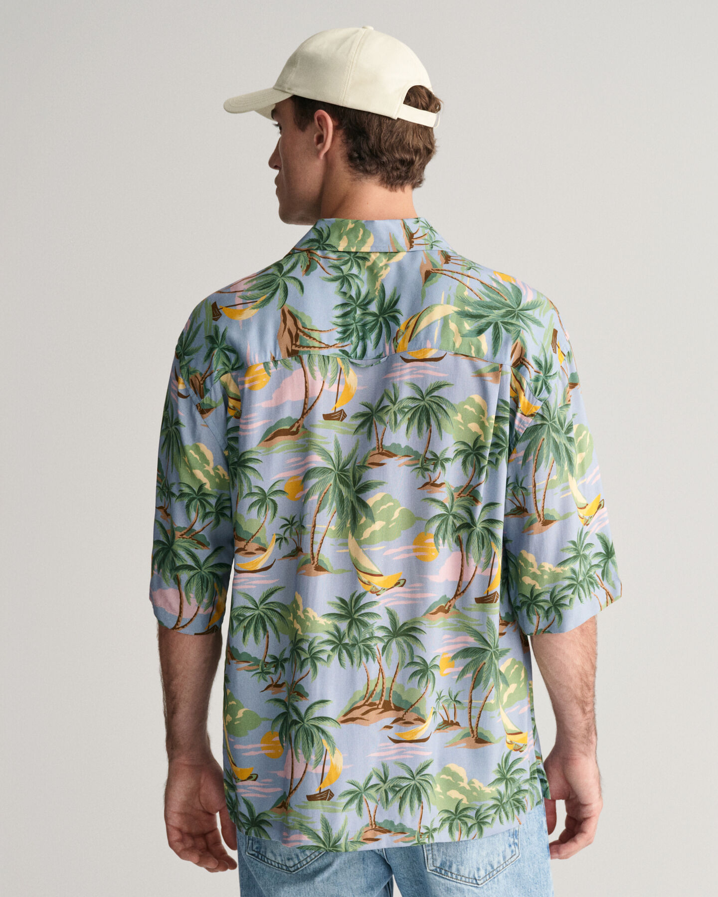 Relaxed Fit Hawaiian Print Short Sleeve Shirt