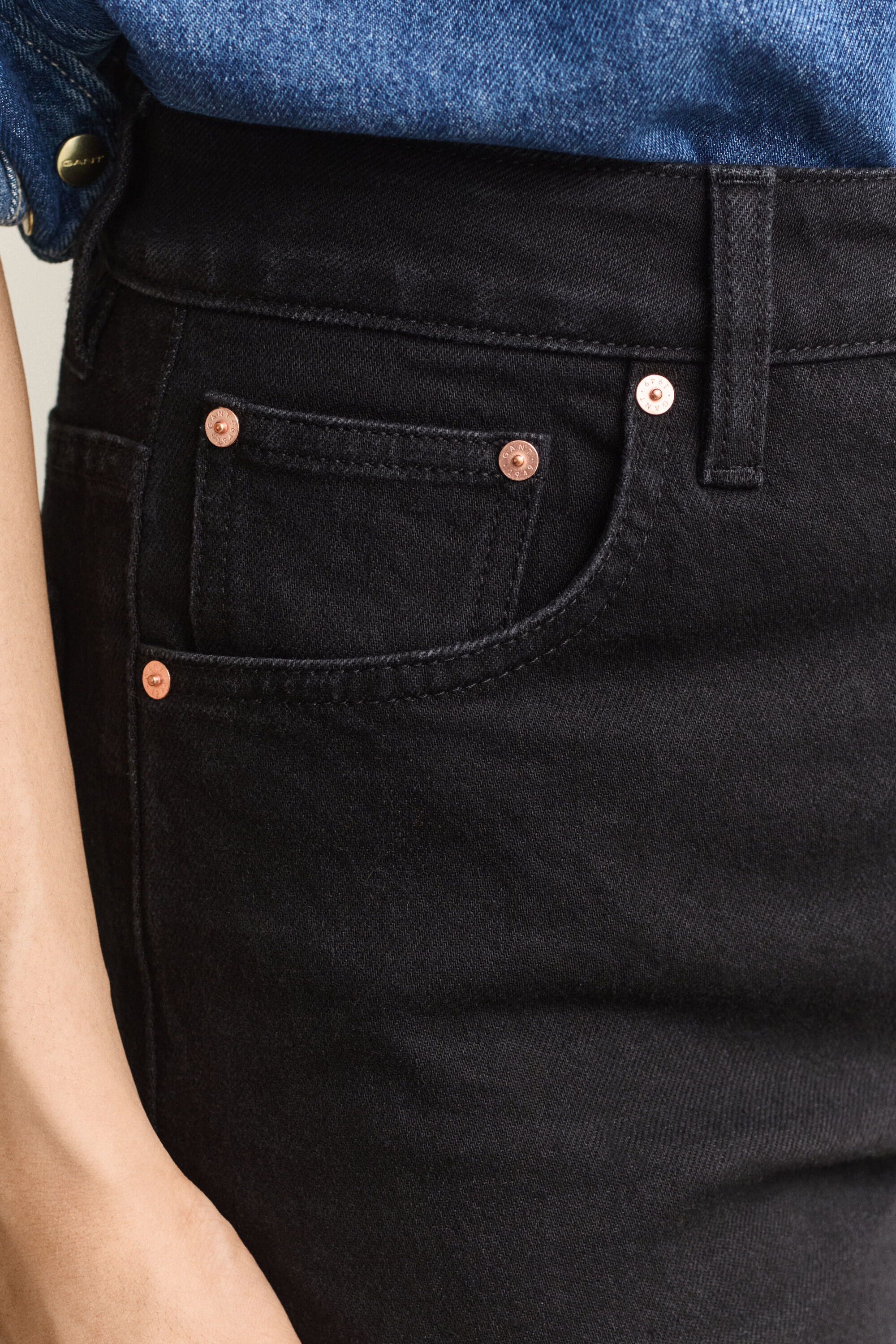 Slim High-Waisted Jeans