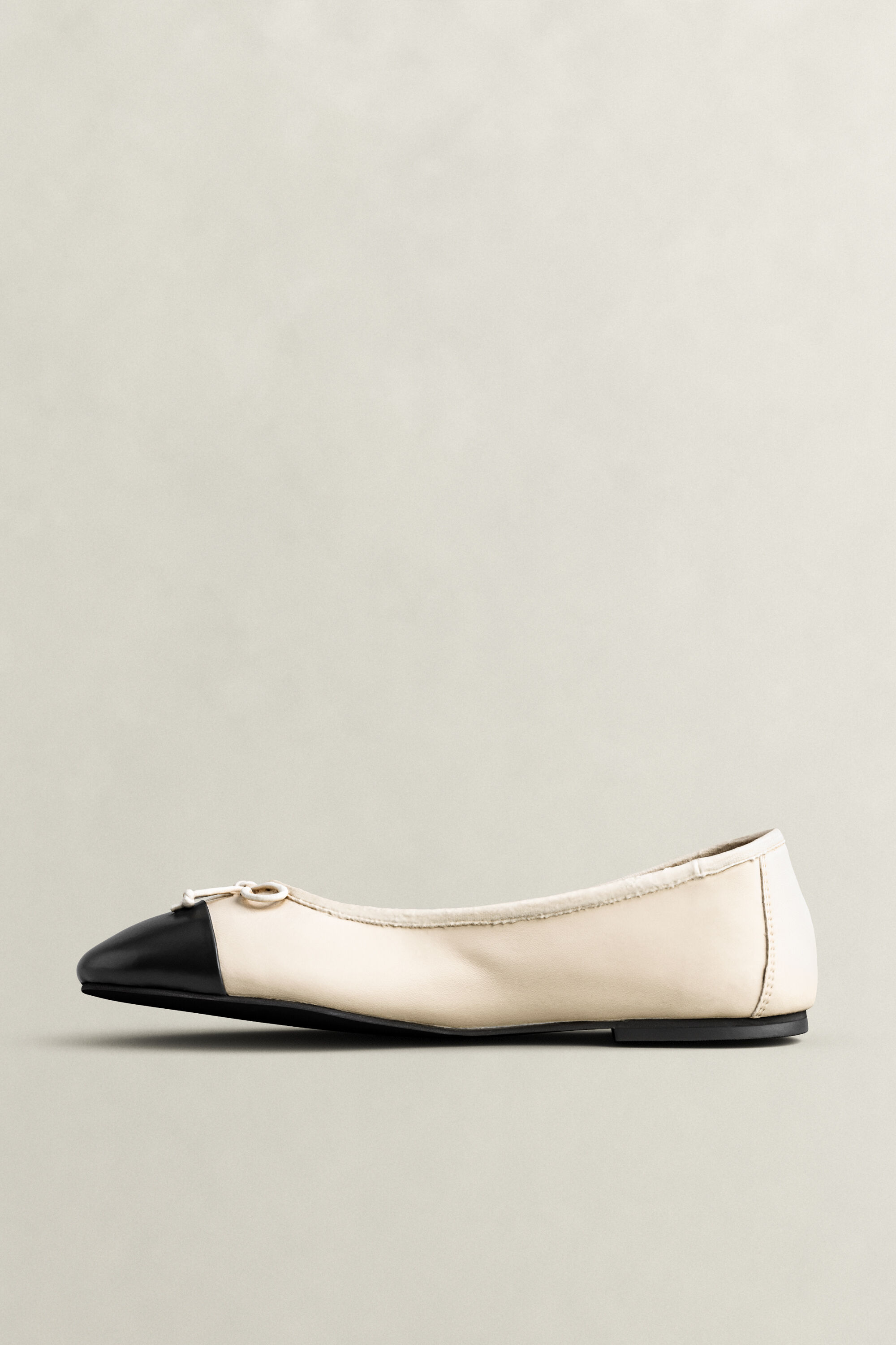 Chadii Leather Ballet Flats — BLACK