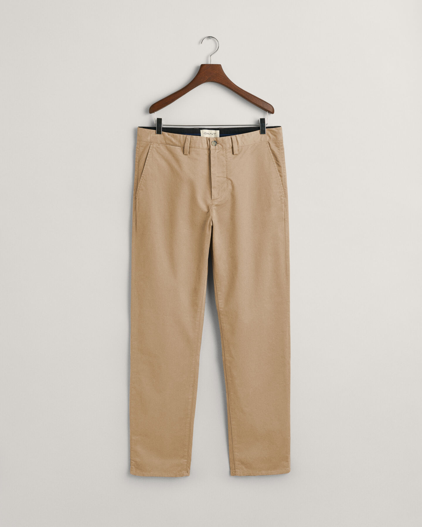 Seasonal Essential Regular Fit Archive Shield Chinos