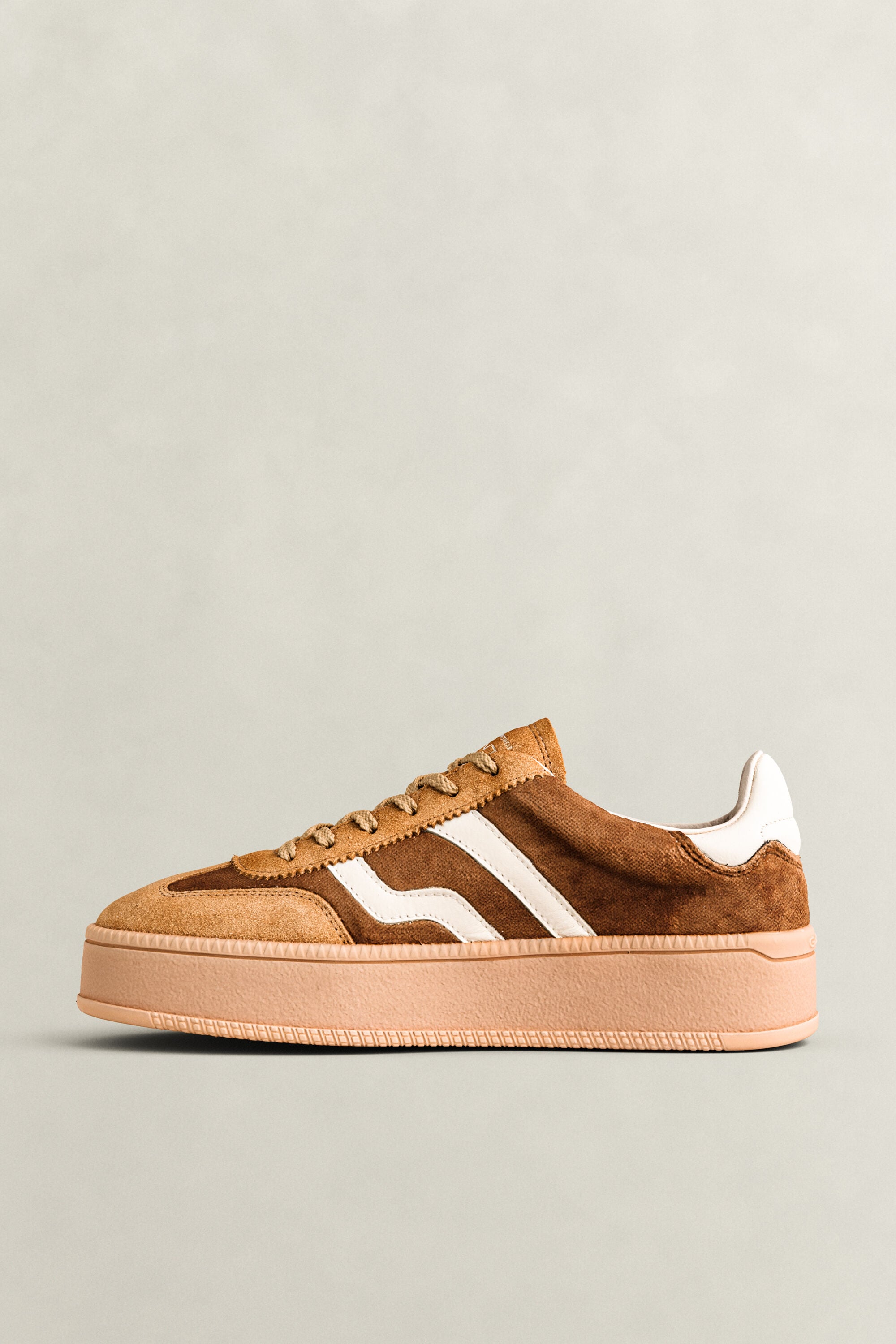 Cuzmani Velvet Sneakers