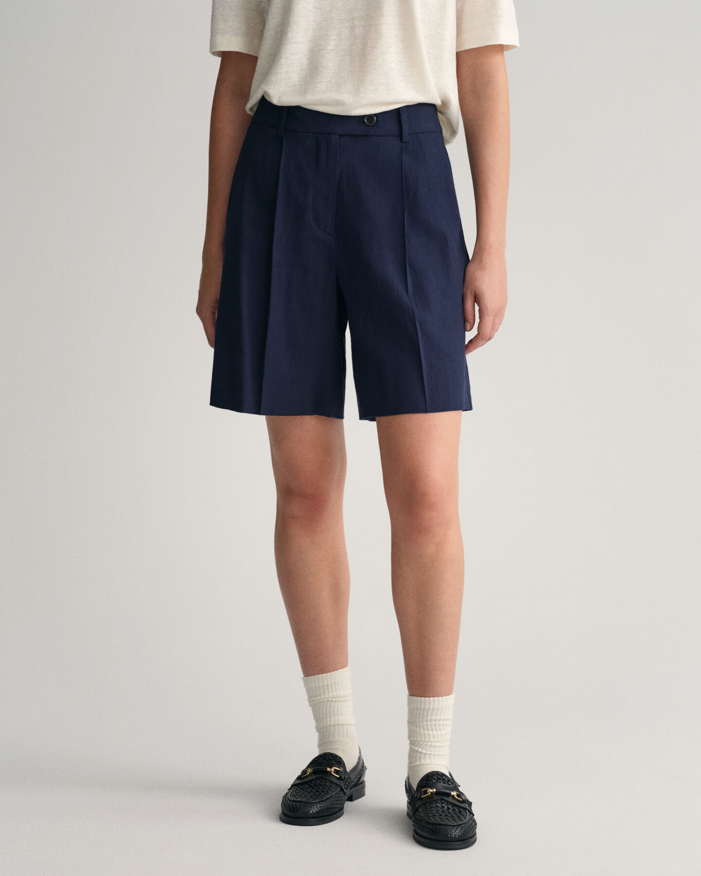 Stretch Linen Shorts