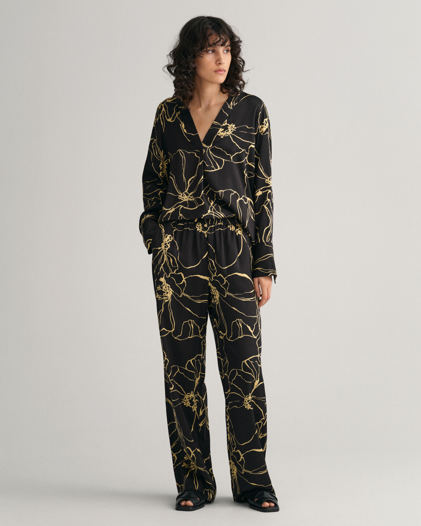 Line Drawing Pull-On Pants