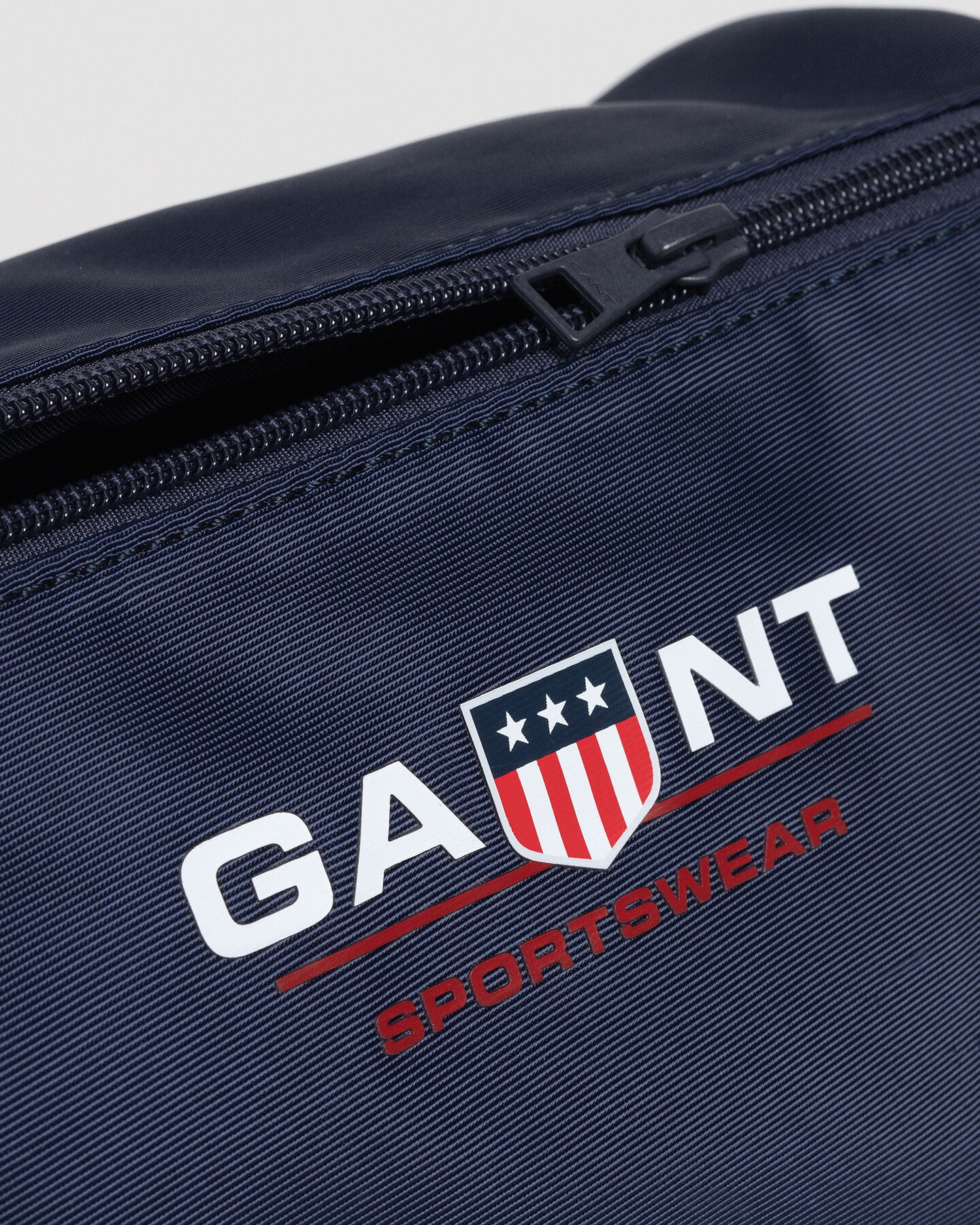 Teens Retro Shield Wash Bag