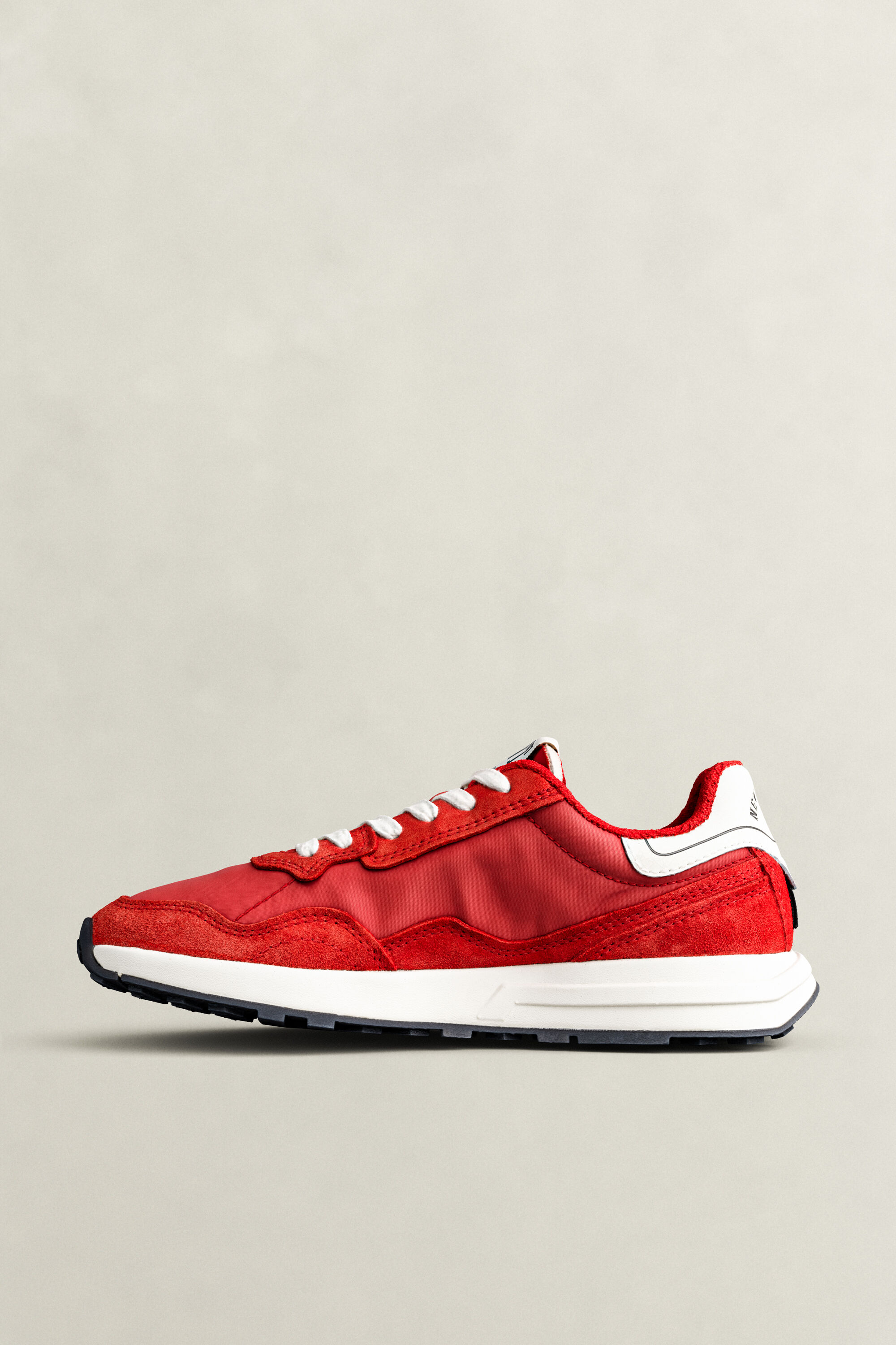 Youtron Sneakers — BRICK RED