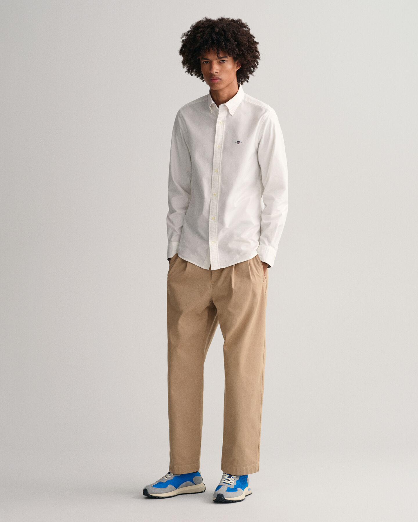 Relaxed Fit Pleated Chinos