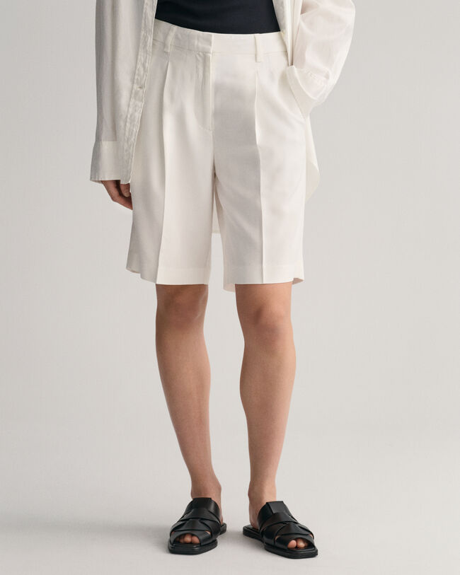 Relaxed Fit Pleated Shorts