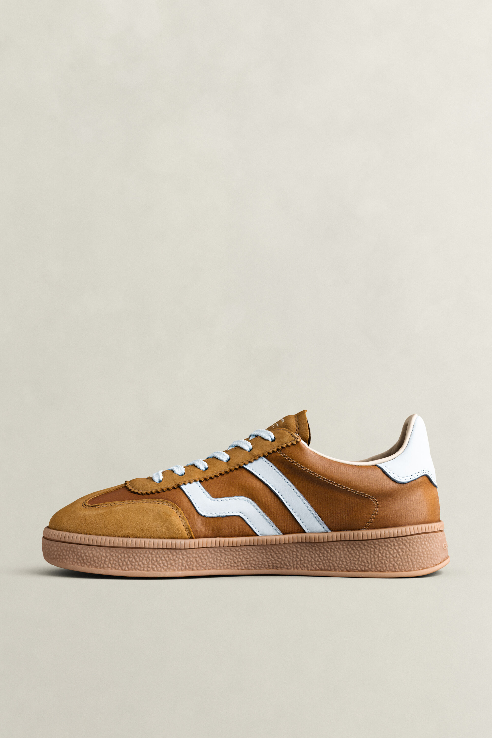 Cuzima Sneakers — GOLD YELLOW