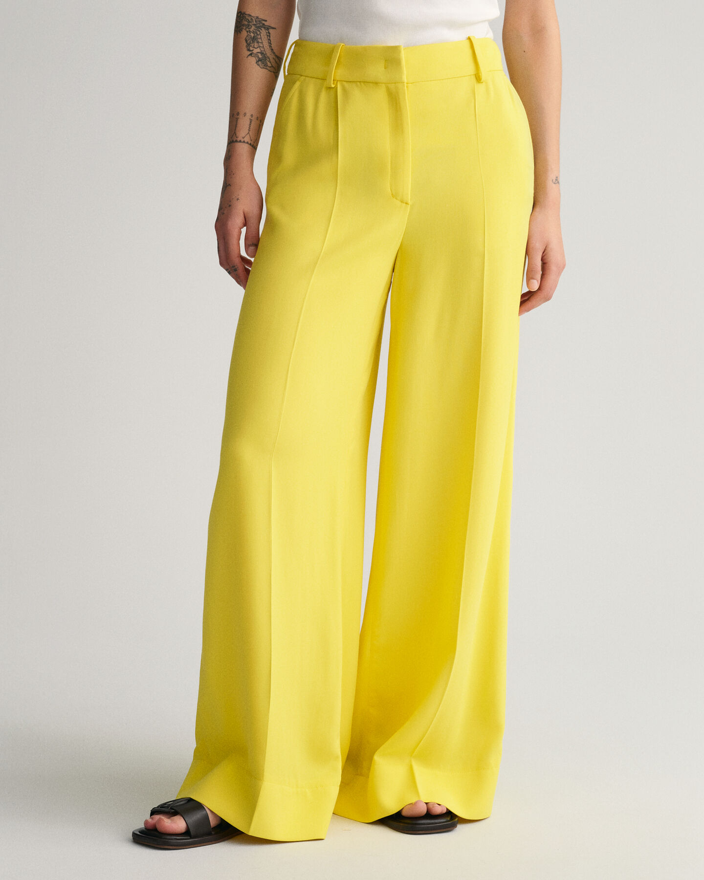 Wide Leg Fluid Pants