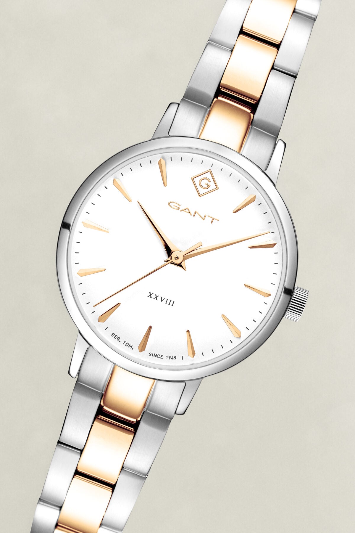 Park Avenue 28 Wristwatch — WHITE