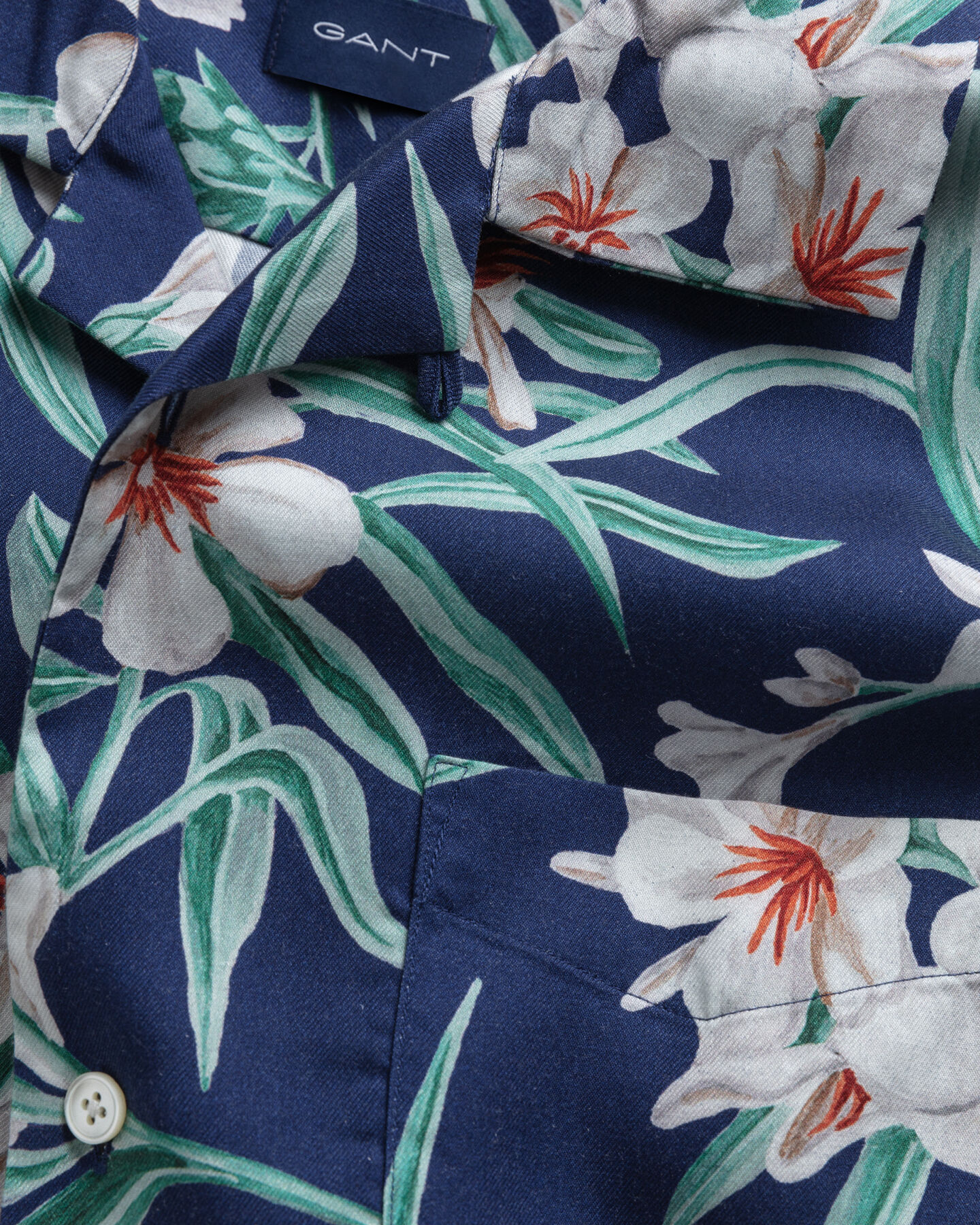 Relaxed Fit Pure Prep Floral Lyocell Short Sleeve Shirt