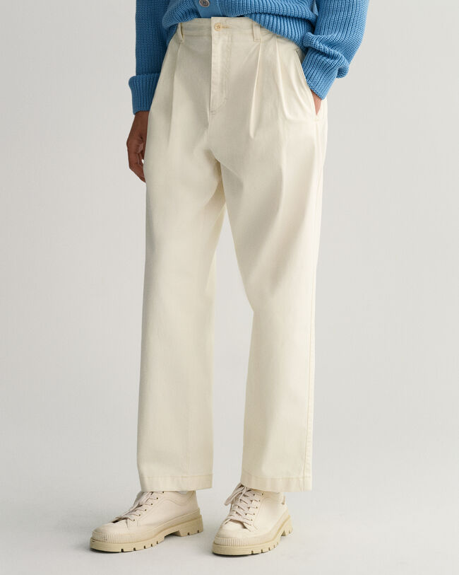 Relaxed Fit Pleated Chinos