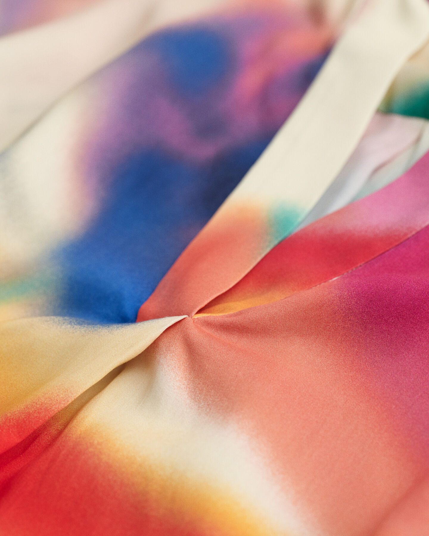 Floral Print Sleeveless Blouse