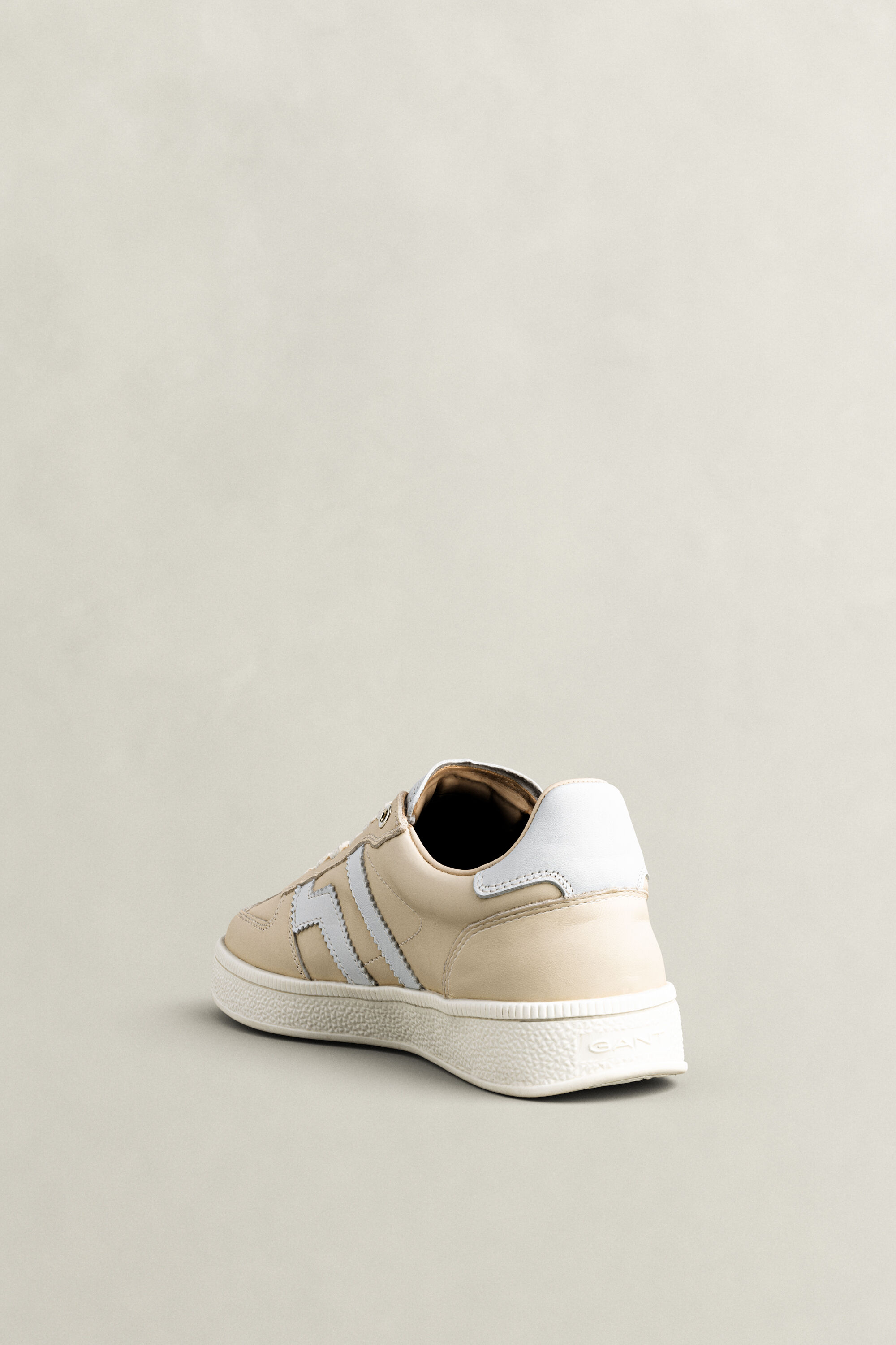 Cuzima Leather Sneakers — CREAM