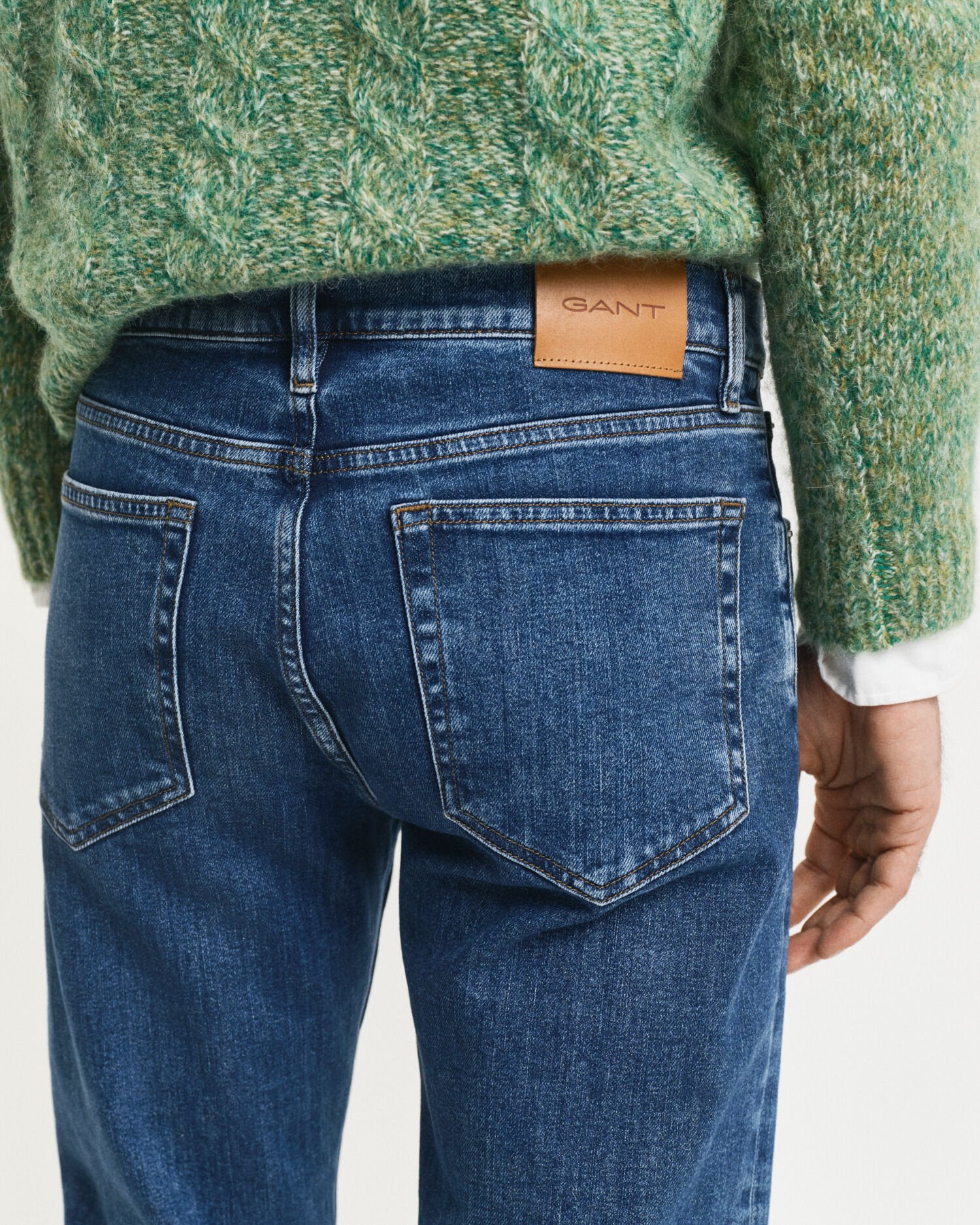 Regular Fit Clean Wash Jeans