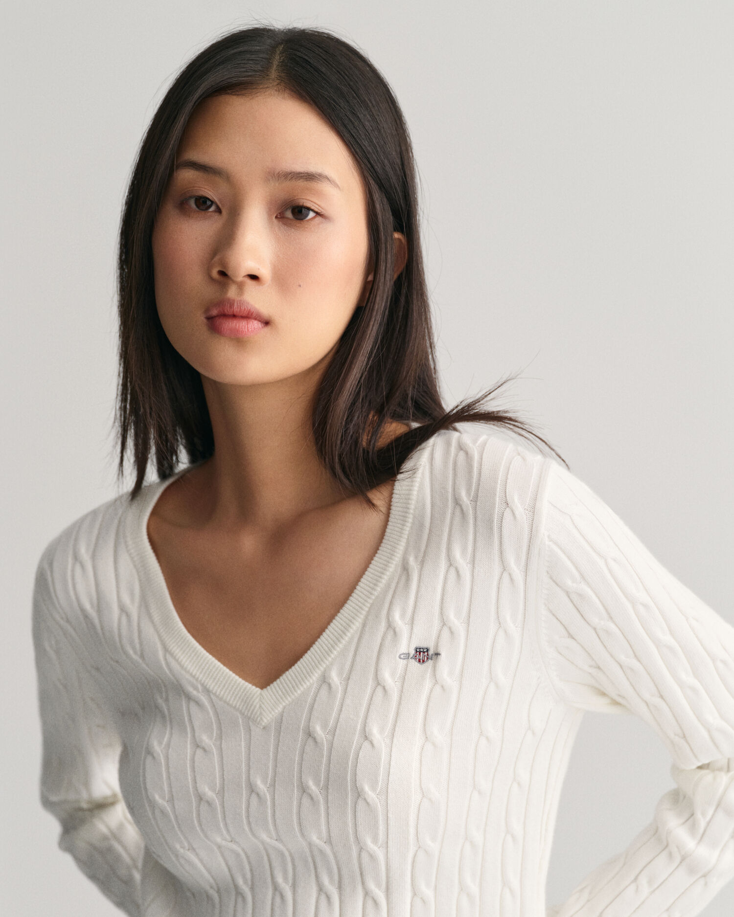 Women's Cold Dye Cable Knit V-Neck Sweater