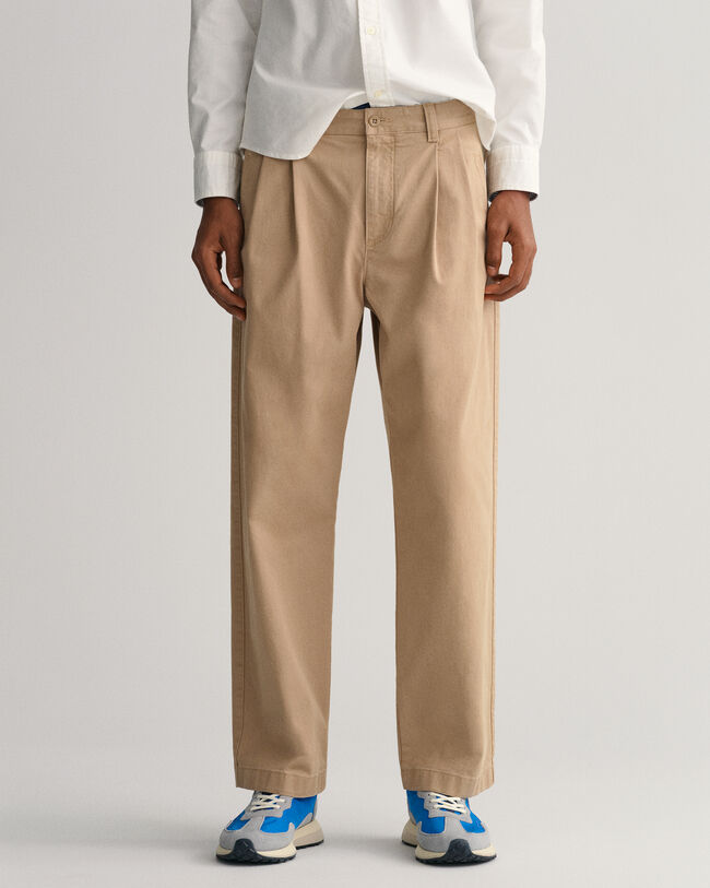 Relaxed Fit Pleated Chinos