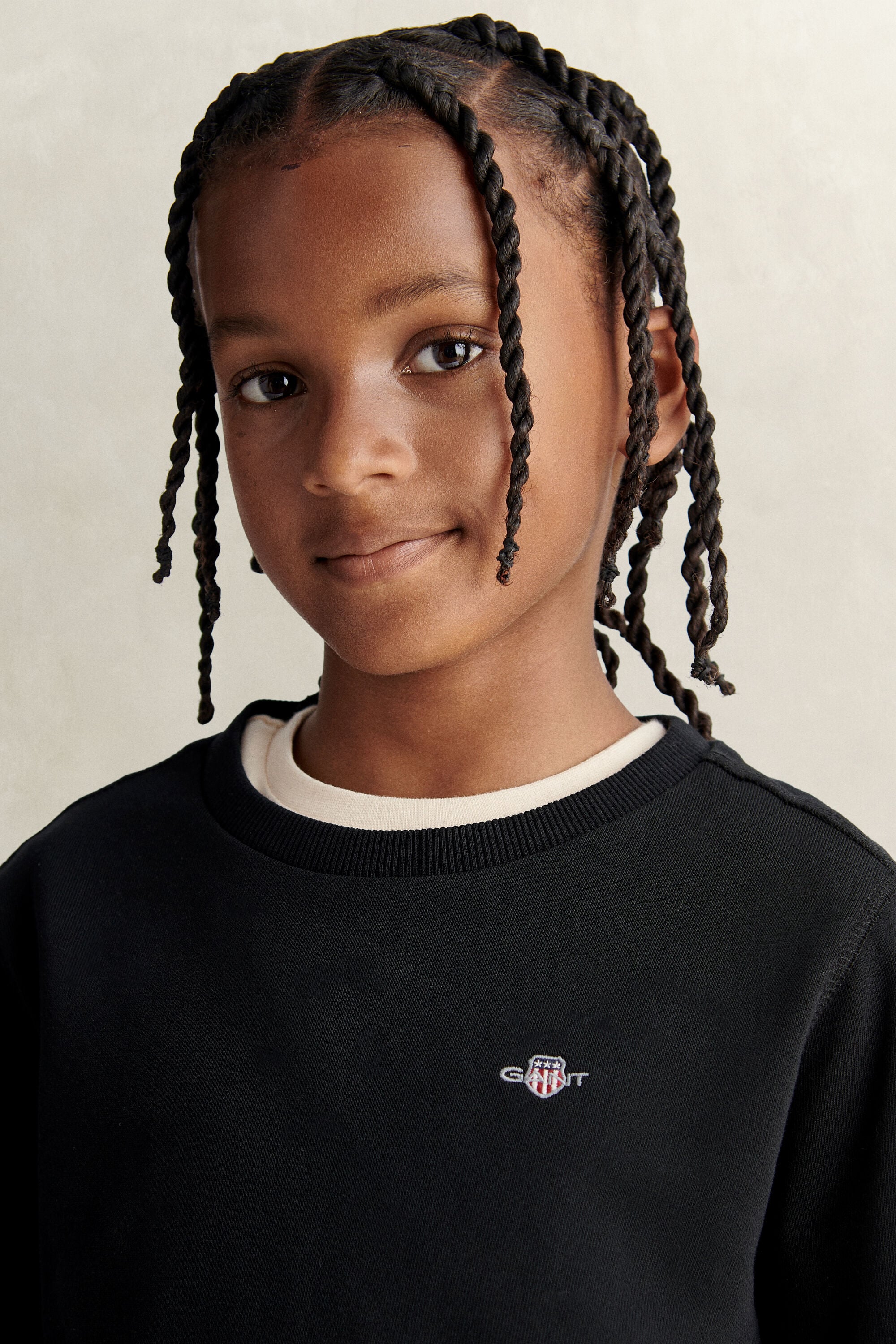 Teens Shield Sweatshirt — BLACK
