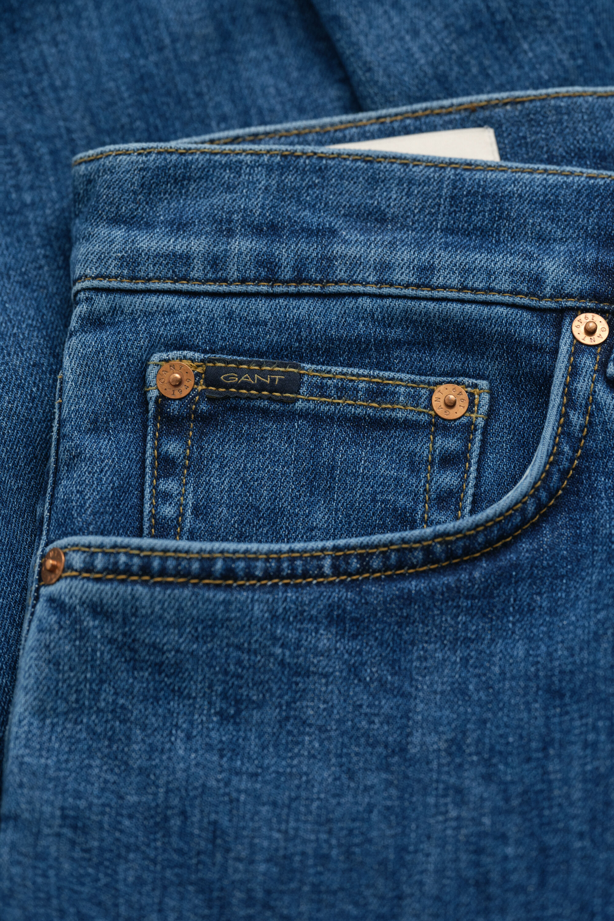 Regular Fit Clean Wash Jeans