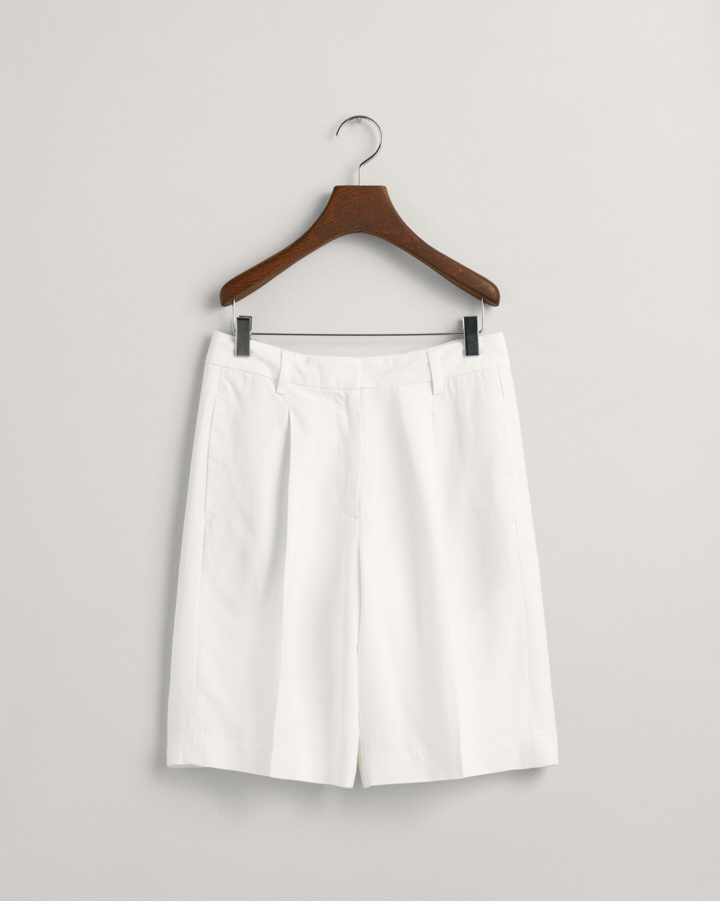 Relaxed Fit Pleated Shorts
